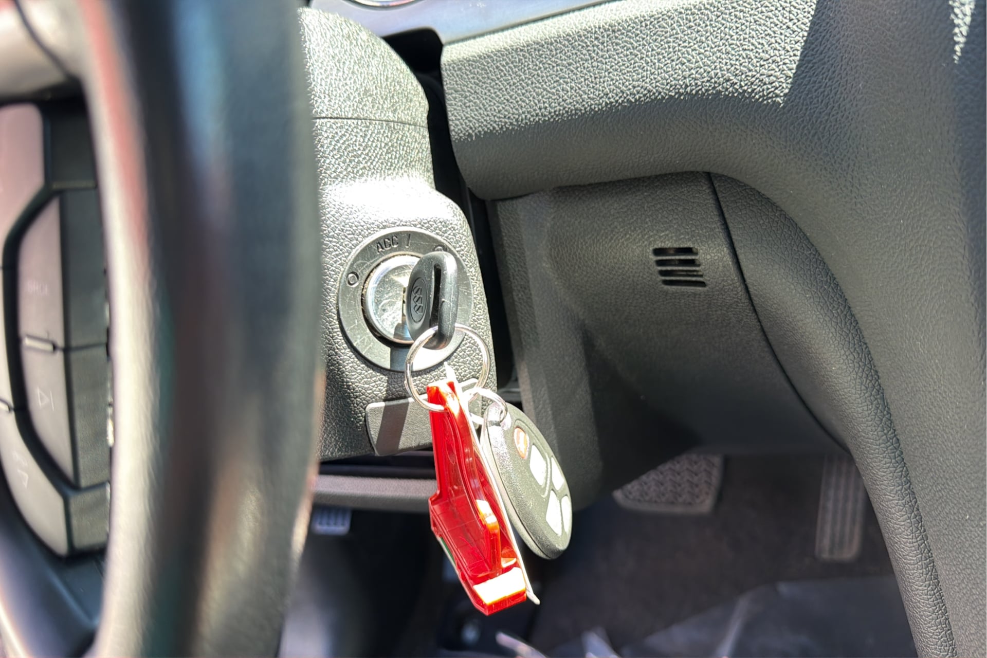 Buick Enclave photo 24