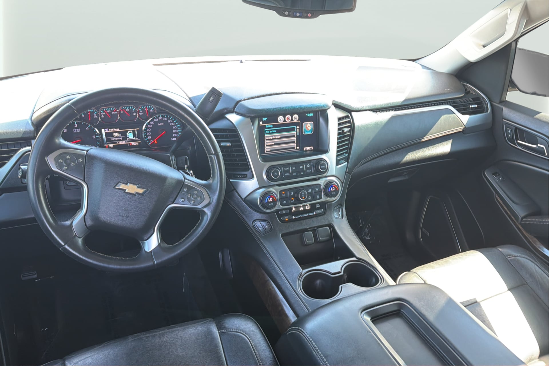 Chevrolet Tahoe photo 14
