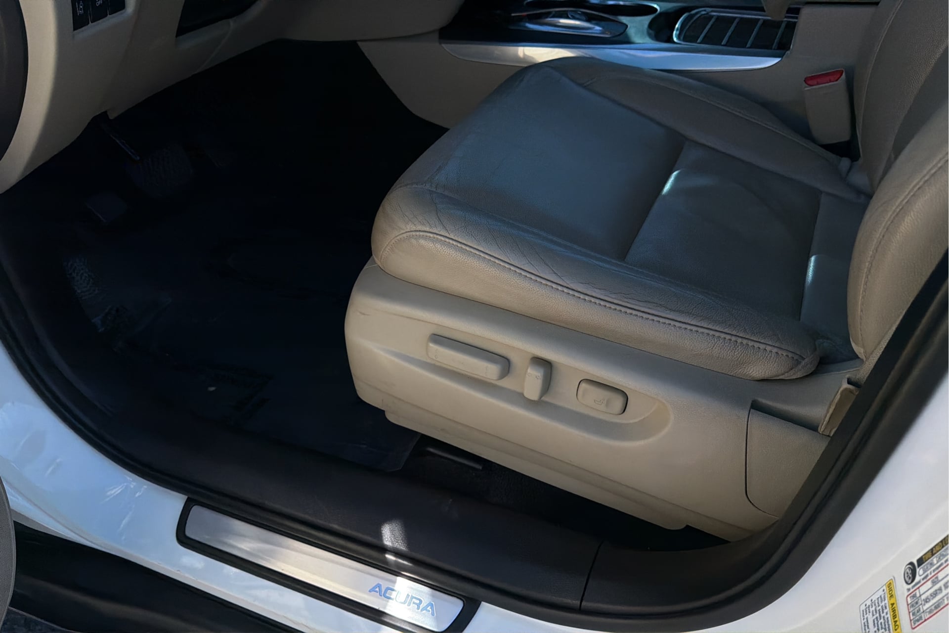 Acura MDX photo 20