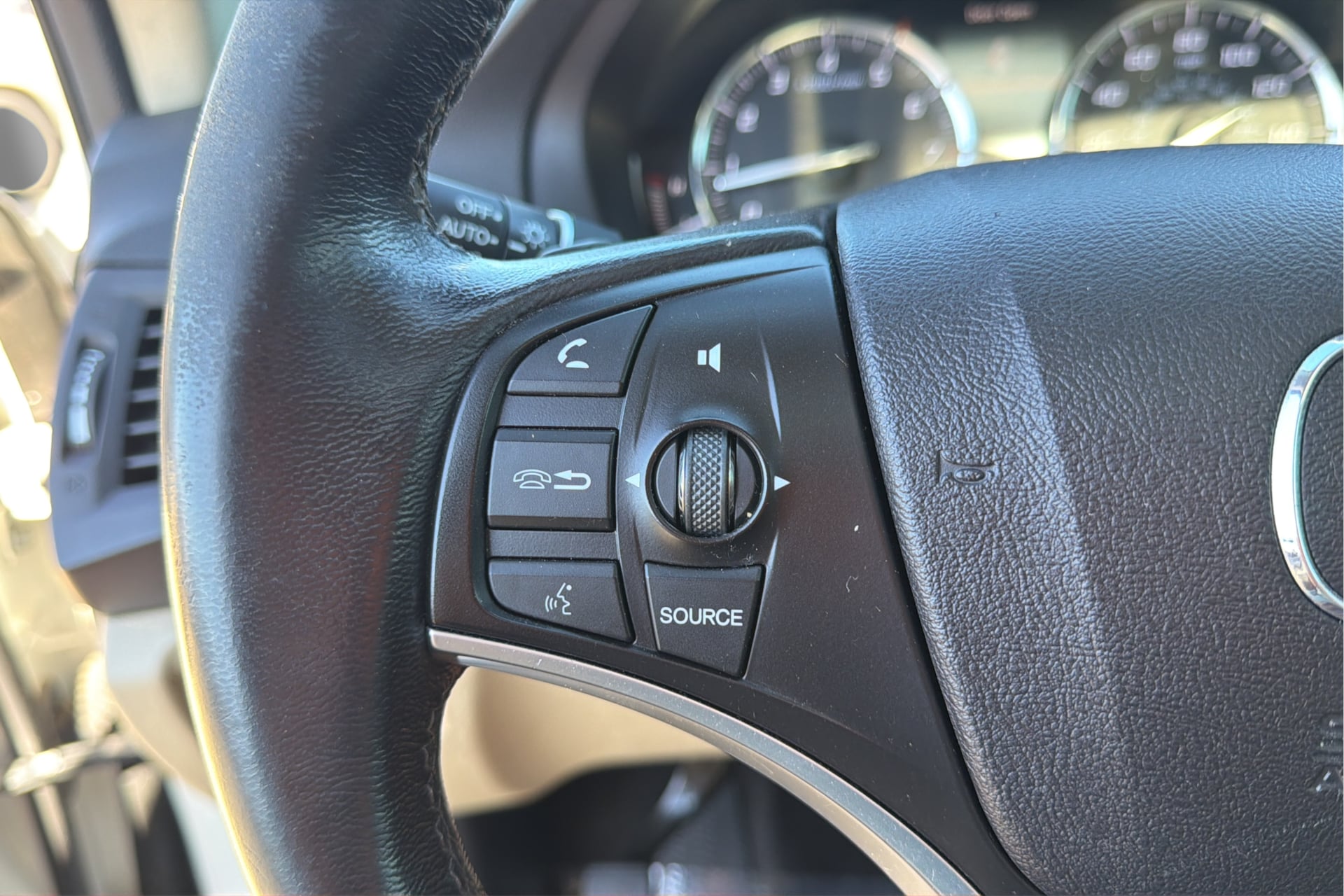 Acura MDX photo 27