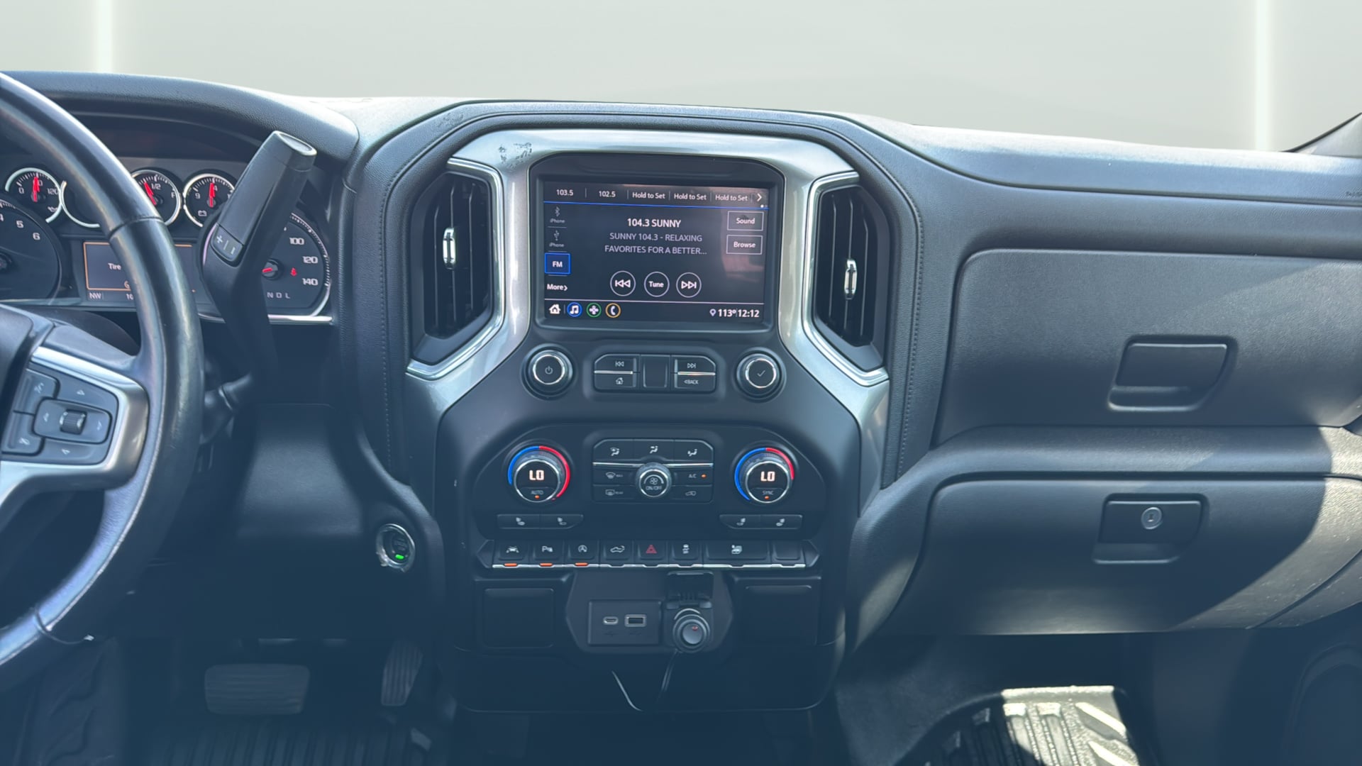 Chevrolet Silverado photo 15
