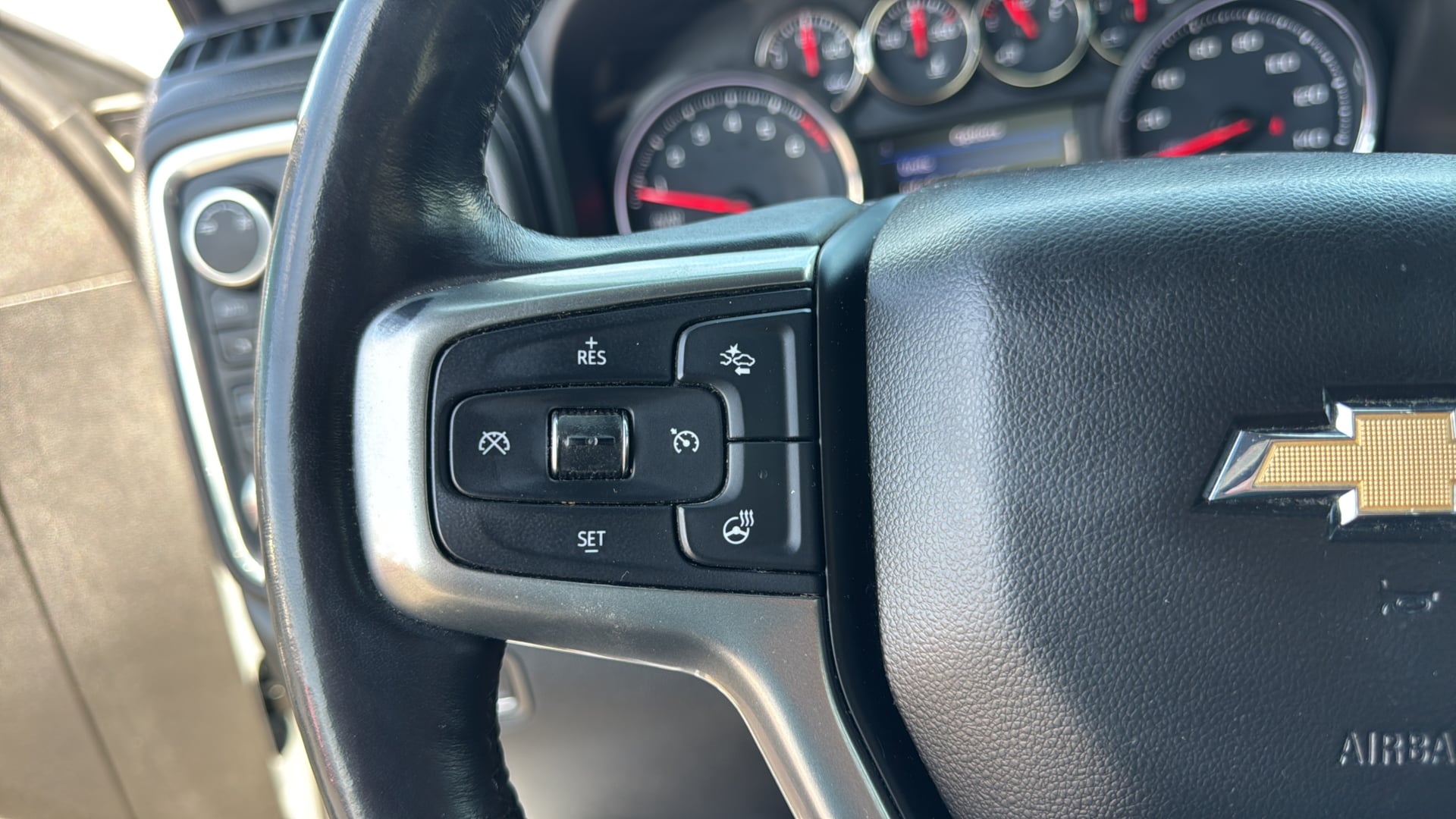 Chevrolet Silverado photo 27