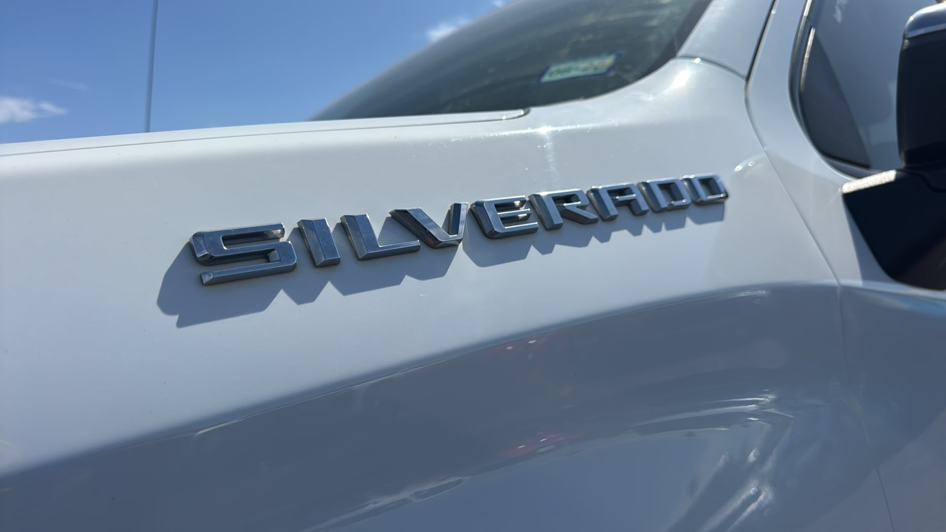 Chevrolet Silverado photo 39
