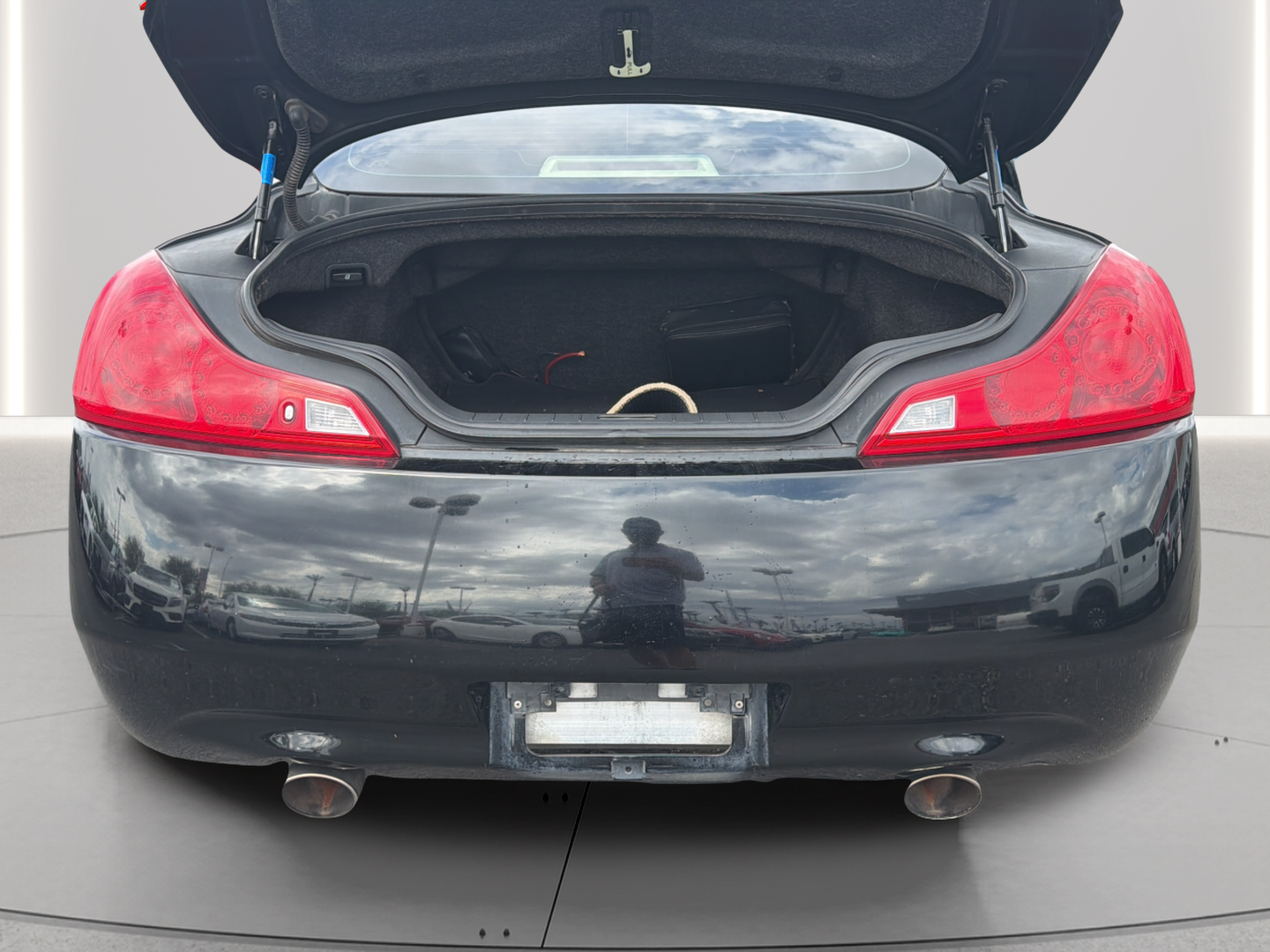Photo 22 of this INFINITI G37 Coupe