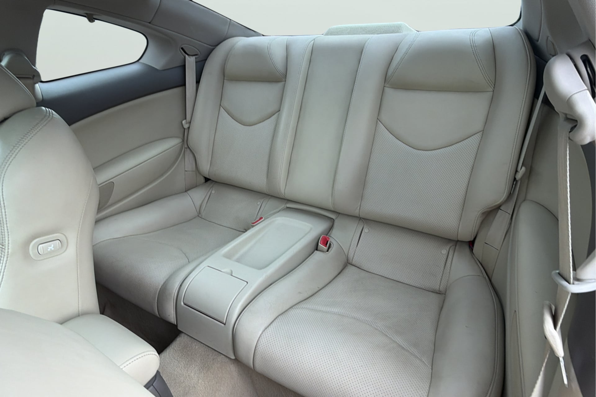 Photo 33 of this INFINITI G37 Coupe