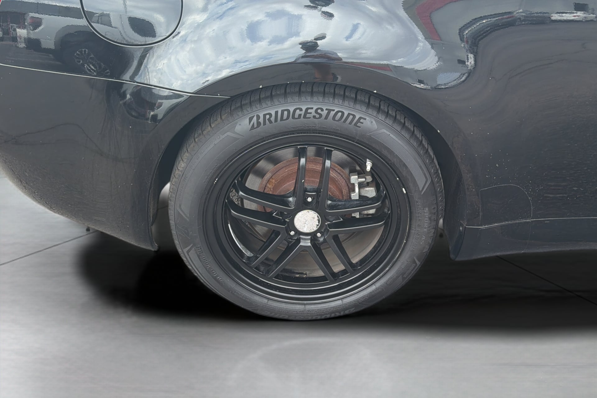 Photo 36 of this INFINITI G37 Coupe