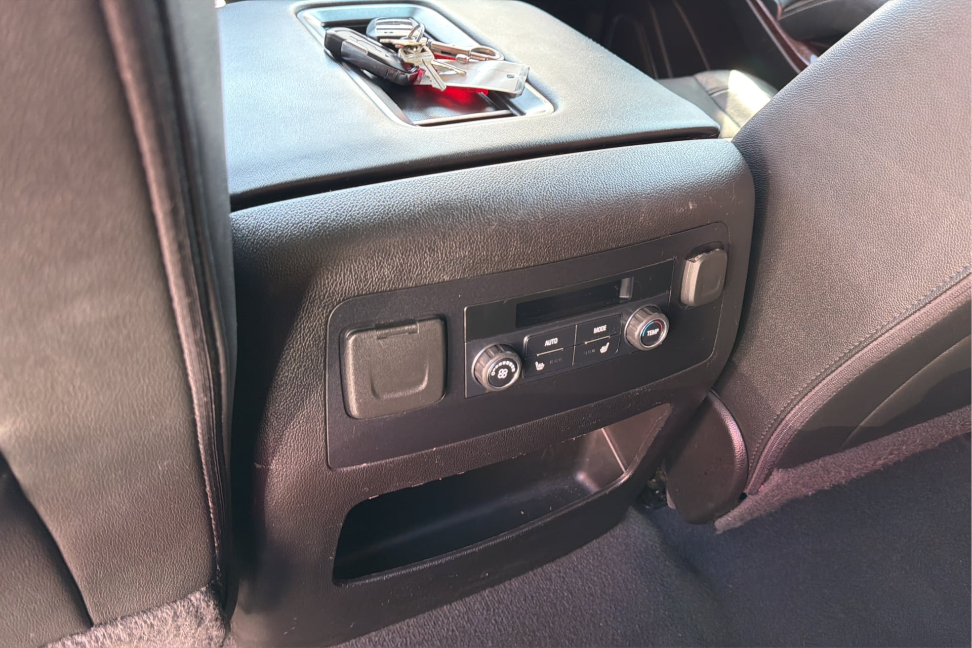 Photo 18 of this GMC Yukon XL