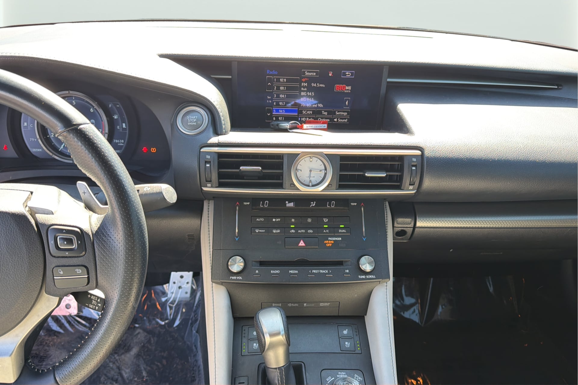 Photo 15 of this Lexus RC 350