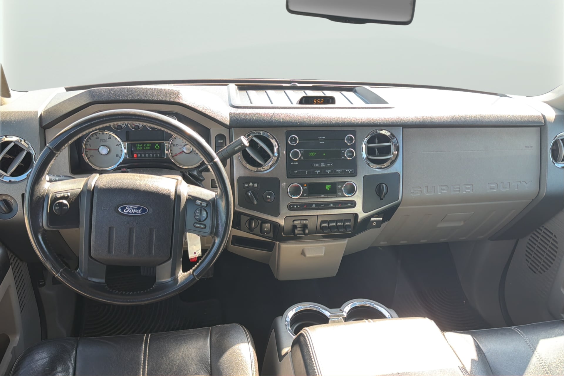 Photo 14 of this Ford Super Duty F-250 SRW