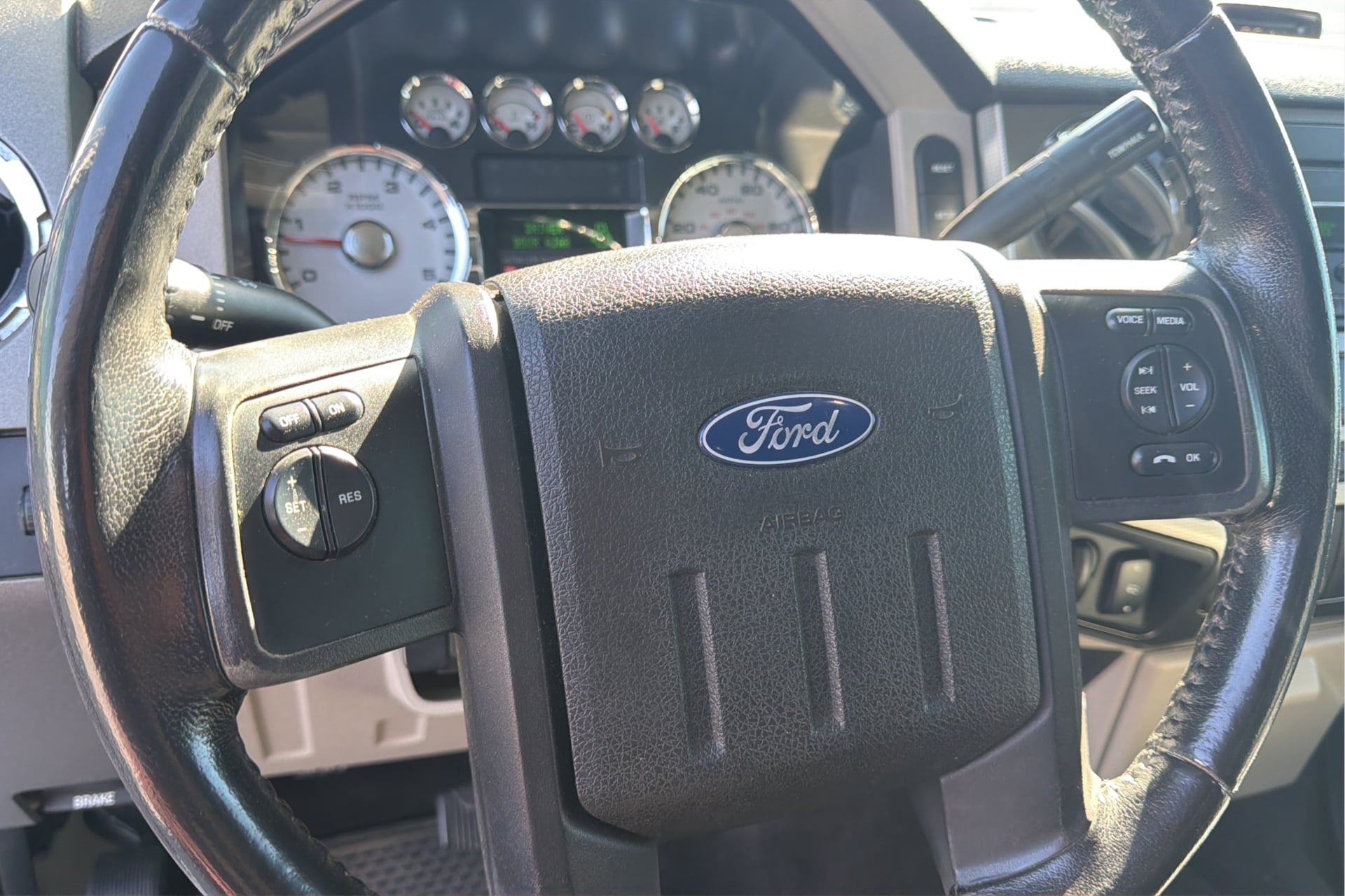 Photo 27 of this Ford Super Duty F-250 SRW