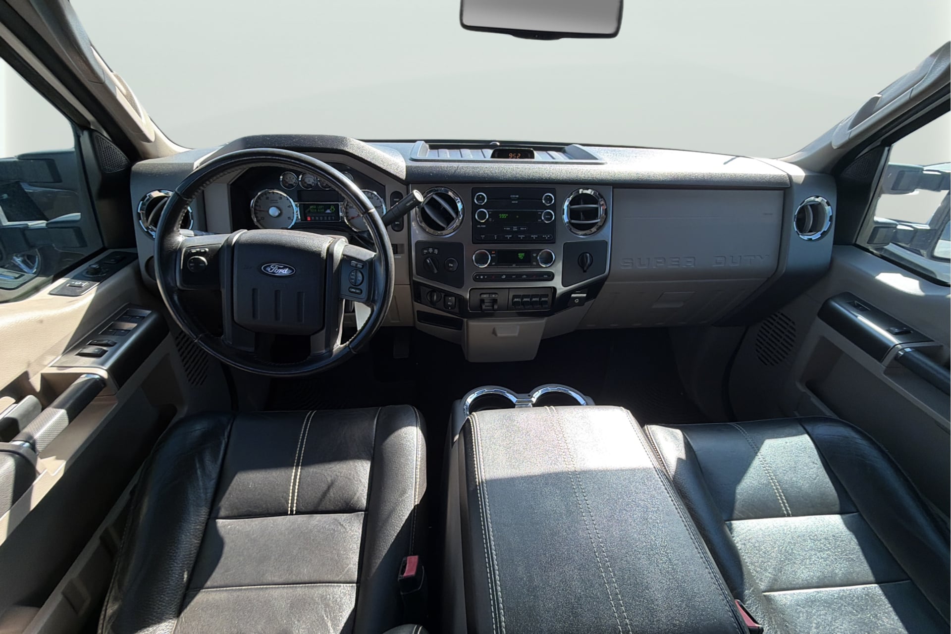 Photo 31 of this Ford Super Duty F-250 SRW