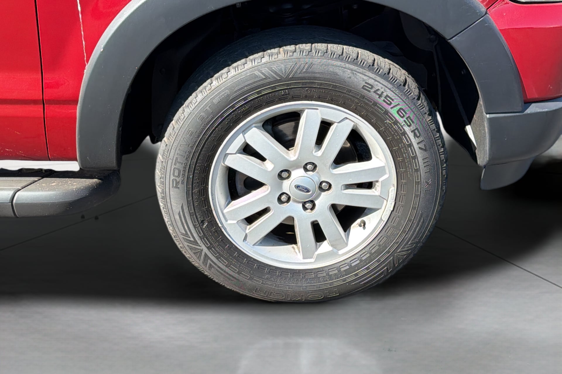 Photo 31 of this Ford Explorer Sport Trac