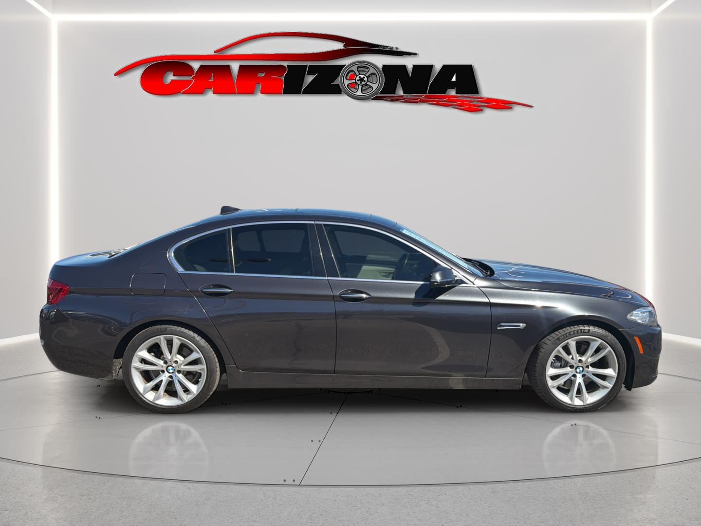 BMW 5 Series photo 4