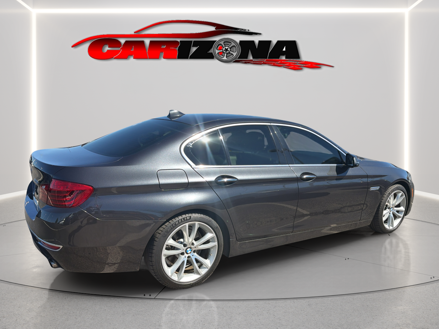 BMW 5 Series photo 5