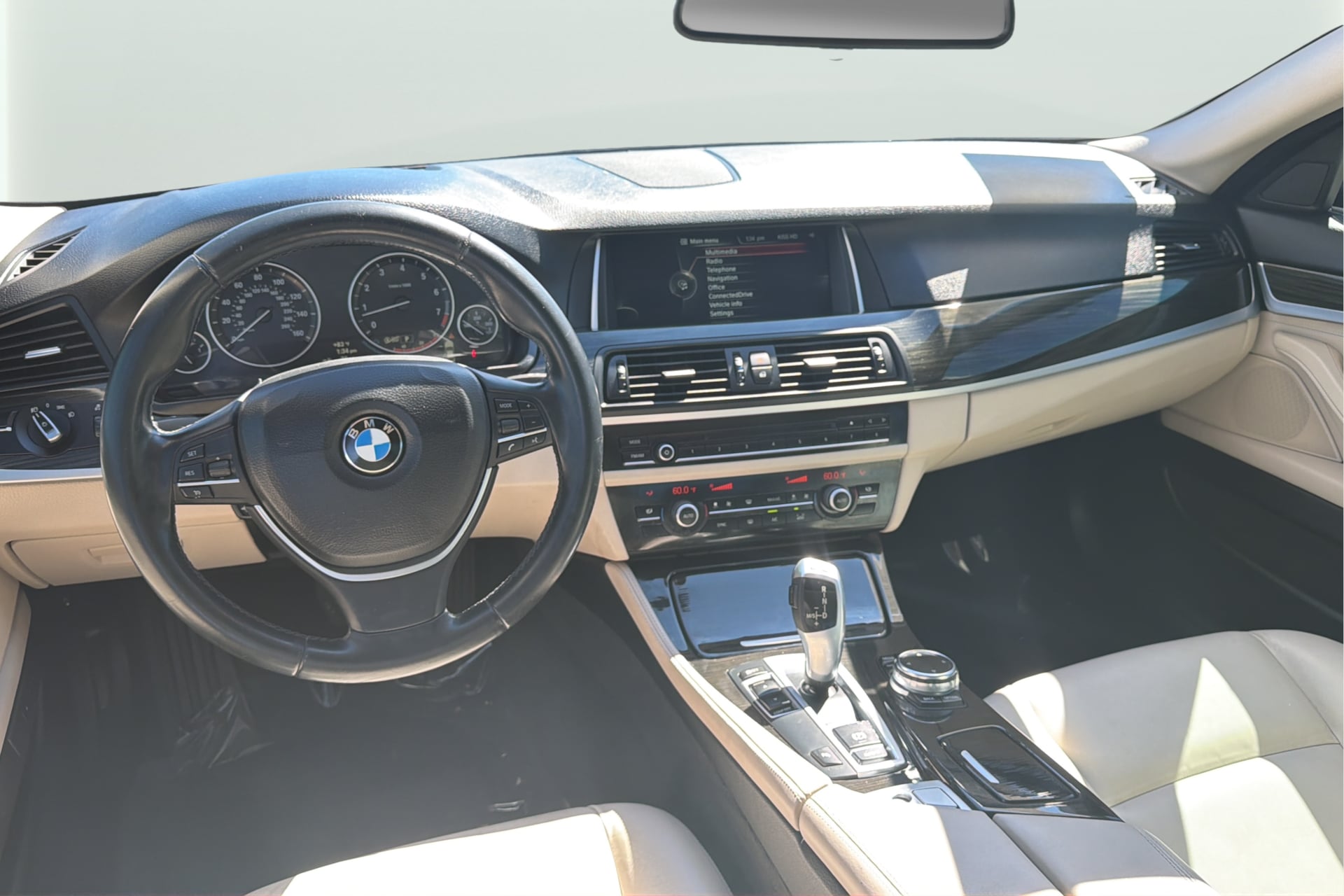 BMW 5 Series photo 14