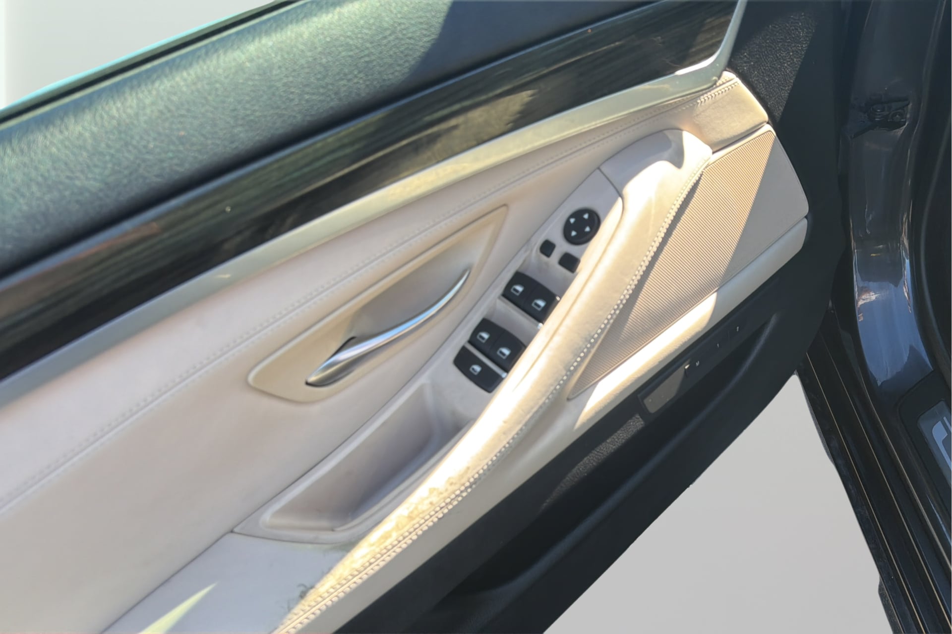 BMW 5 Series photo 19