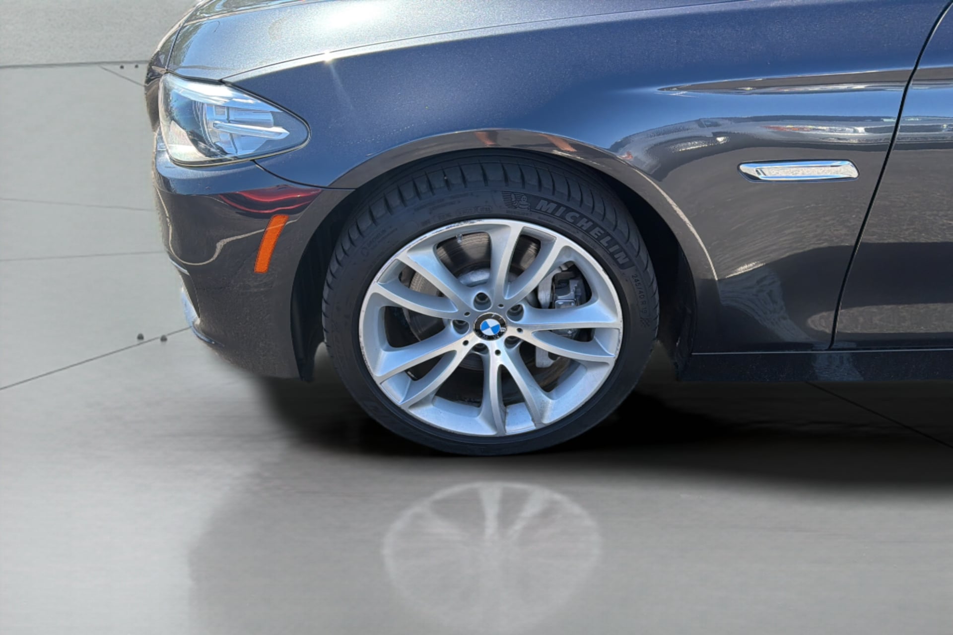 BMW 5 Series photo 37
