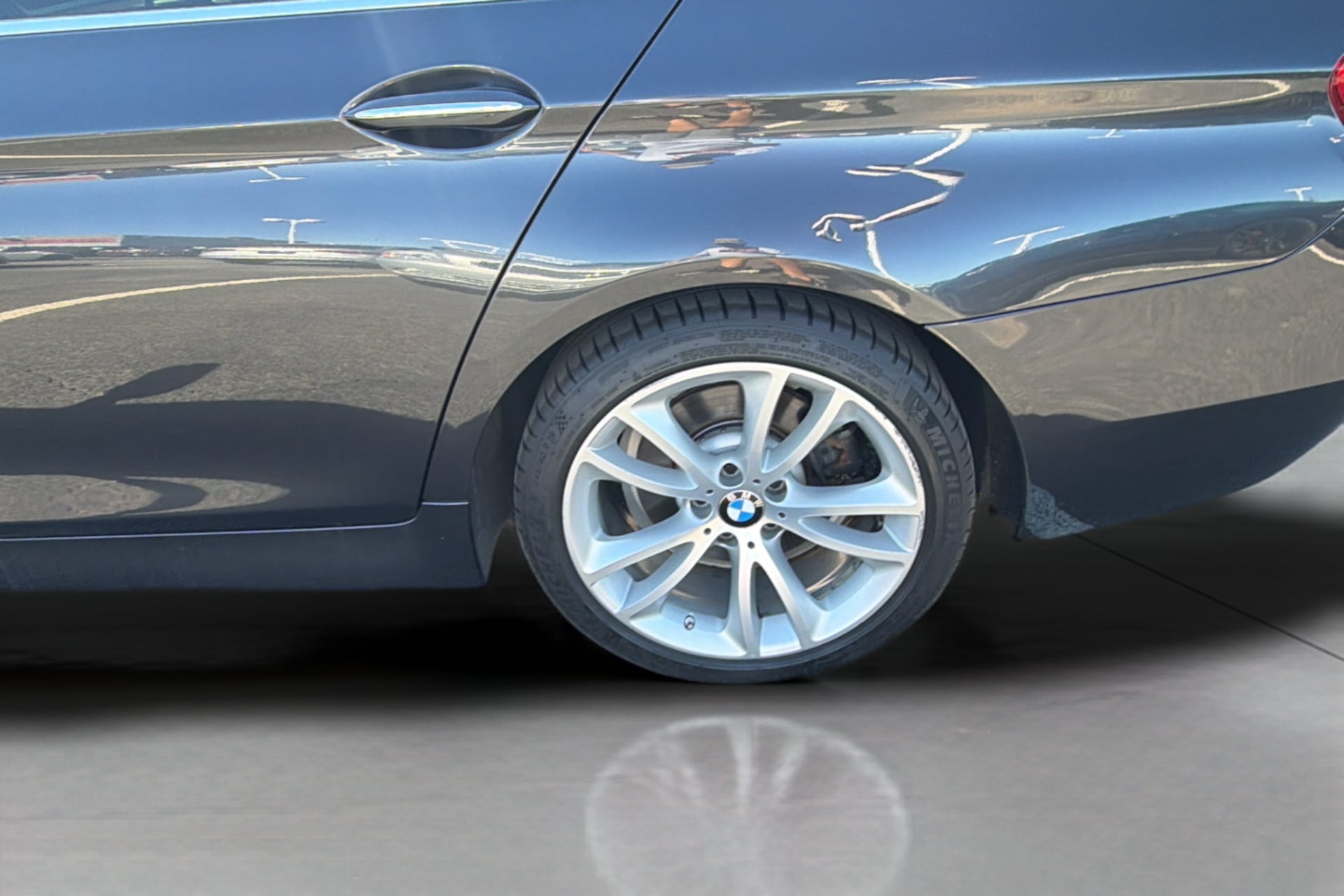 BMW 5 Series photo 38