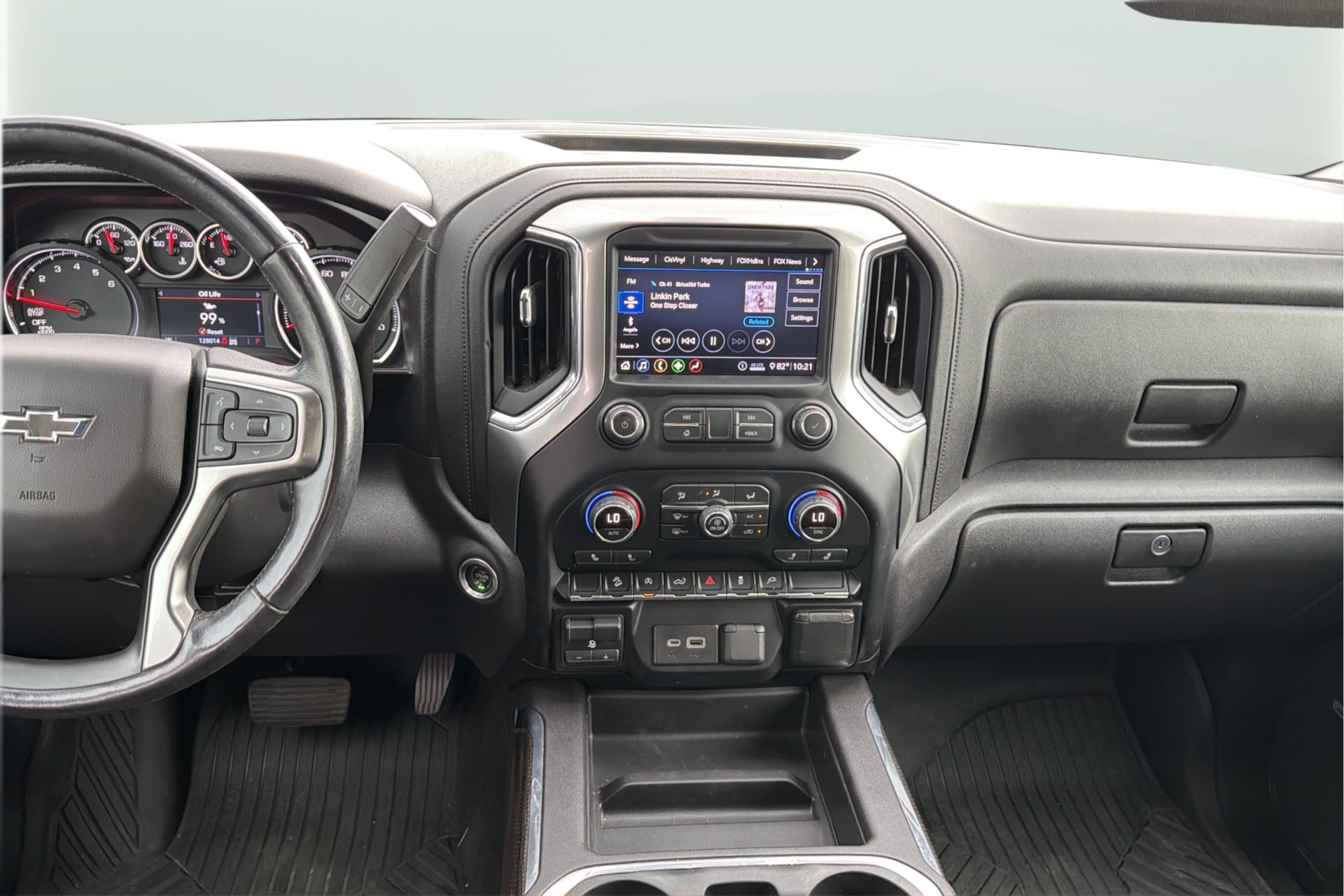 Chevrolet Silverado photo 15