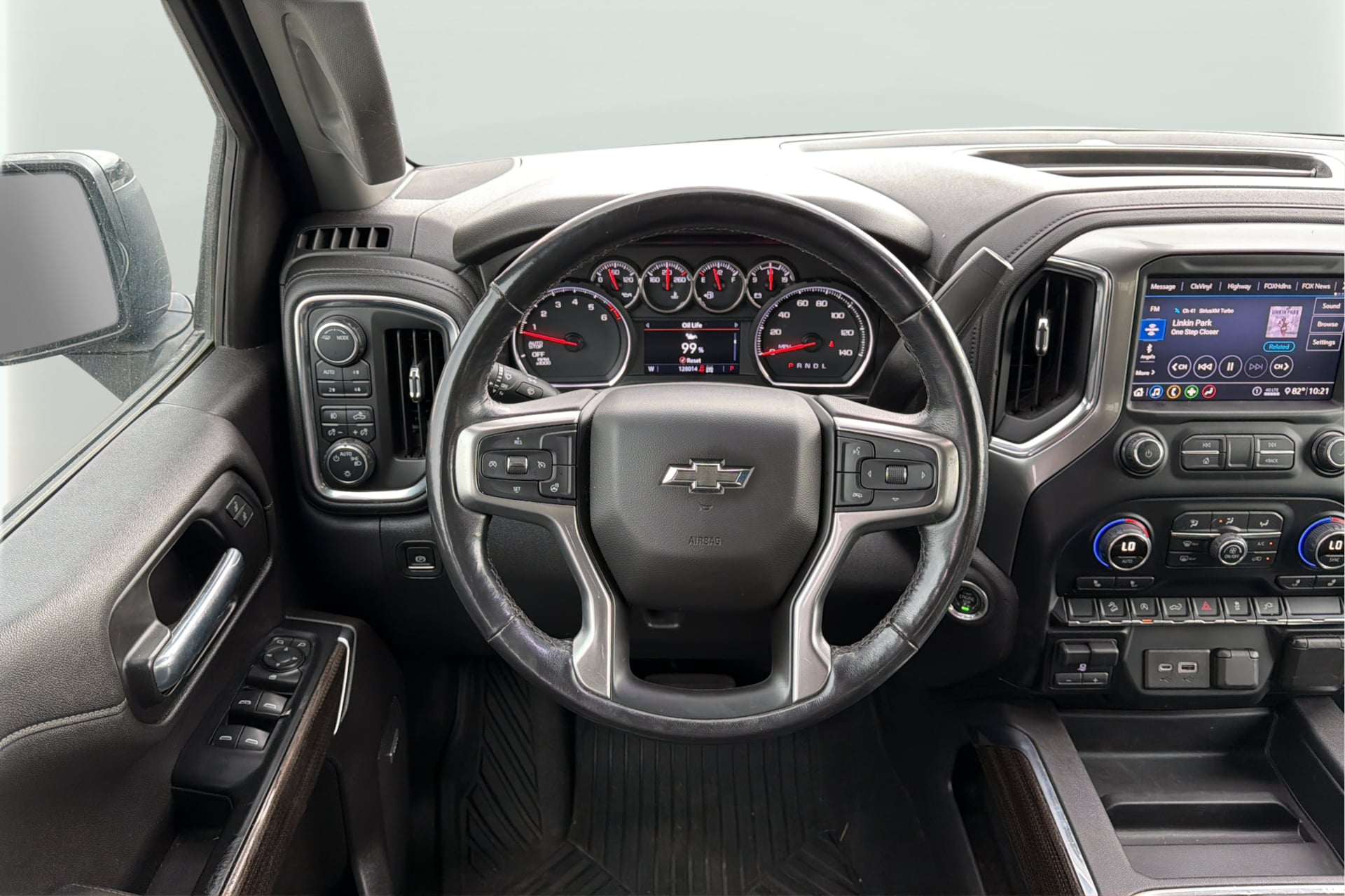Chevrolet Silverado photo 16