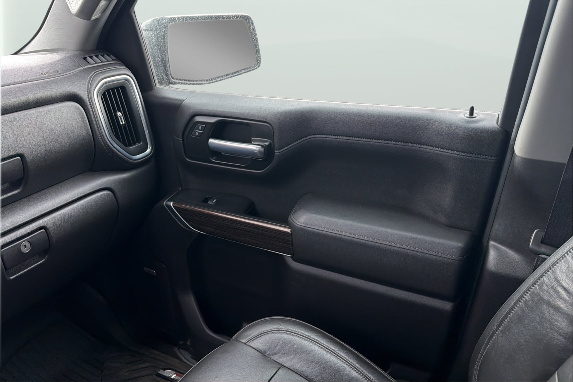 Chevrolet Silverado photo 17