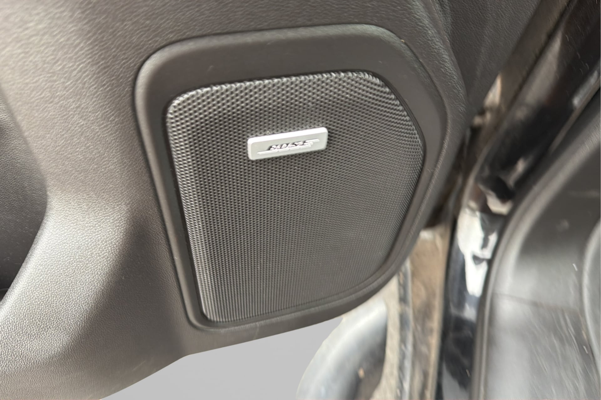 Chevrolet Silverado photo 21
