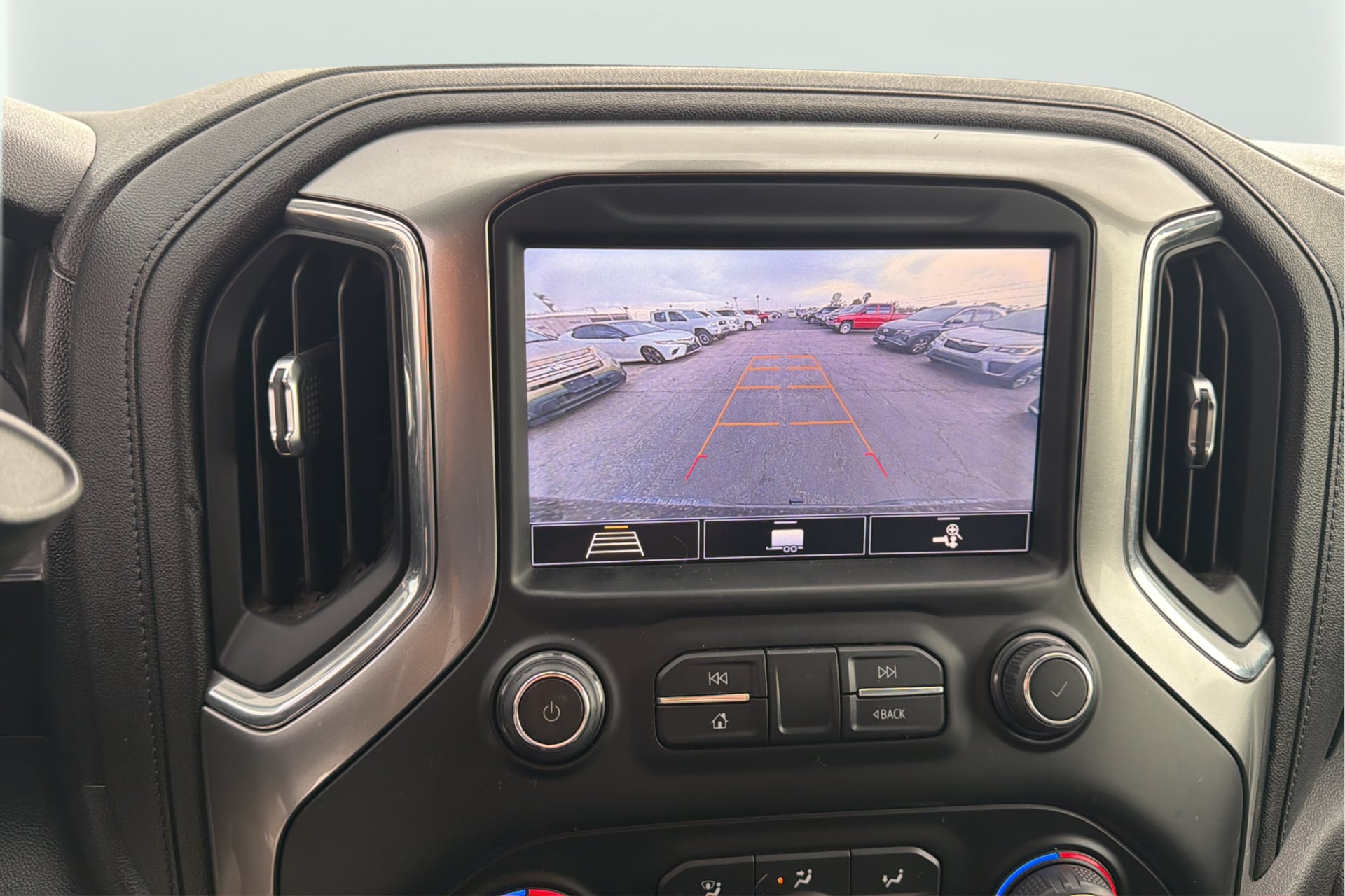 Chevrolet Silverado photo 24