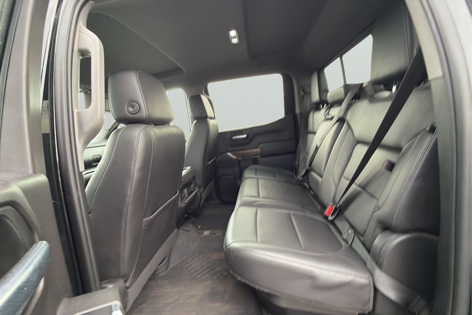 Chevrolet Silverado photo 32