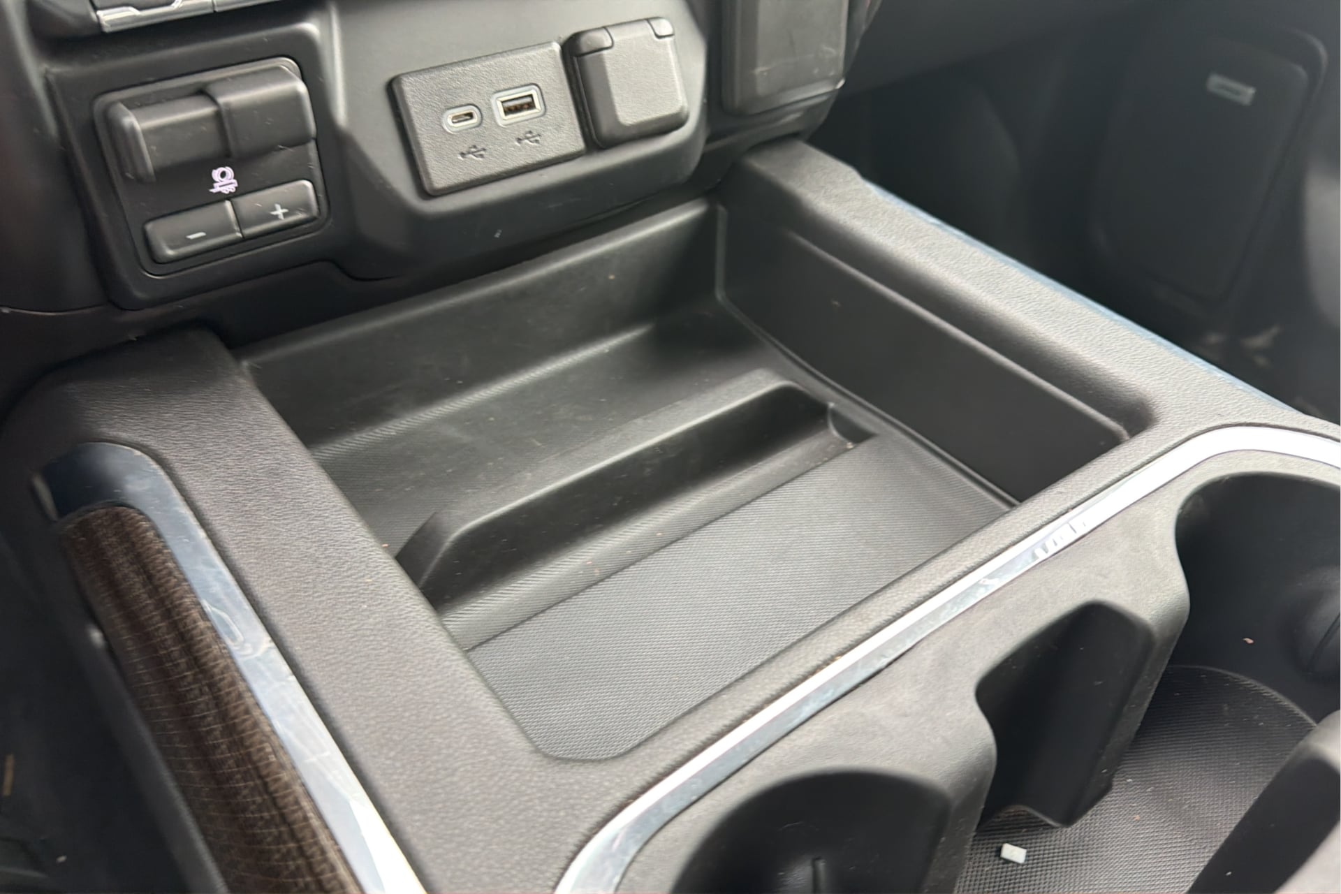 Chevrolet Silverado photo 34