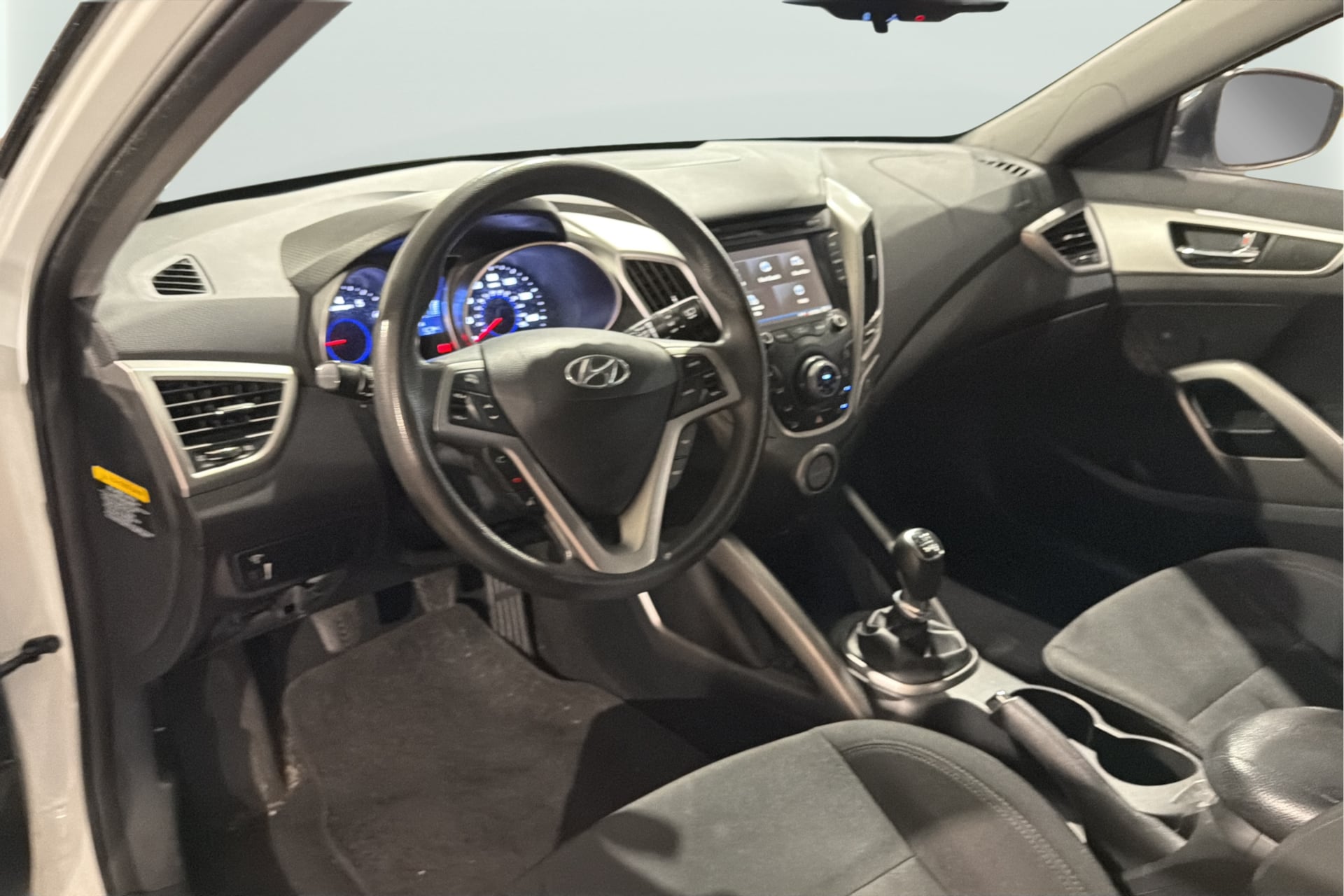 Hyundai Veloster photo 14