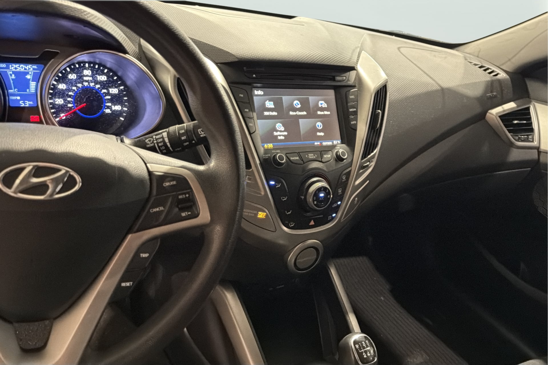 Hyundai Veloster photo 15