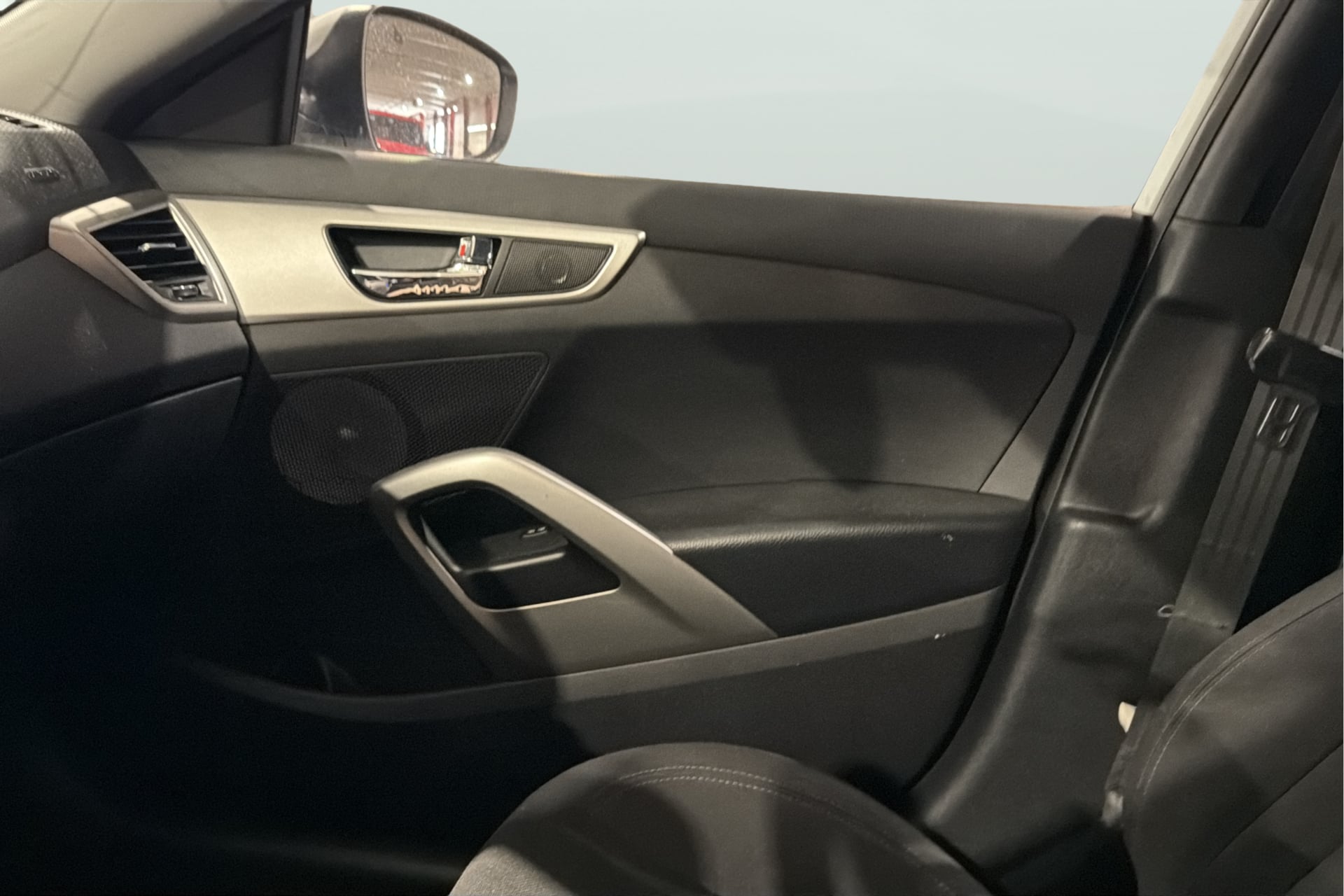 Hyundai Veloster photo 17