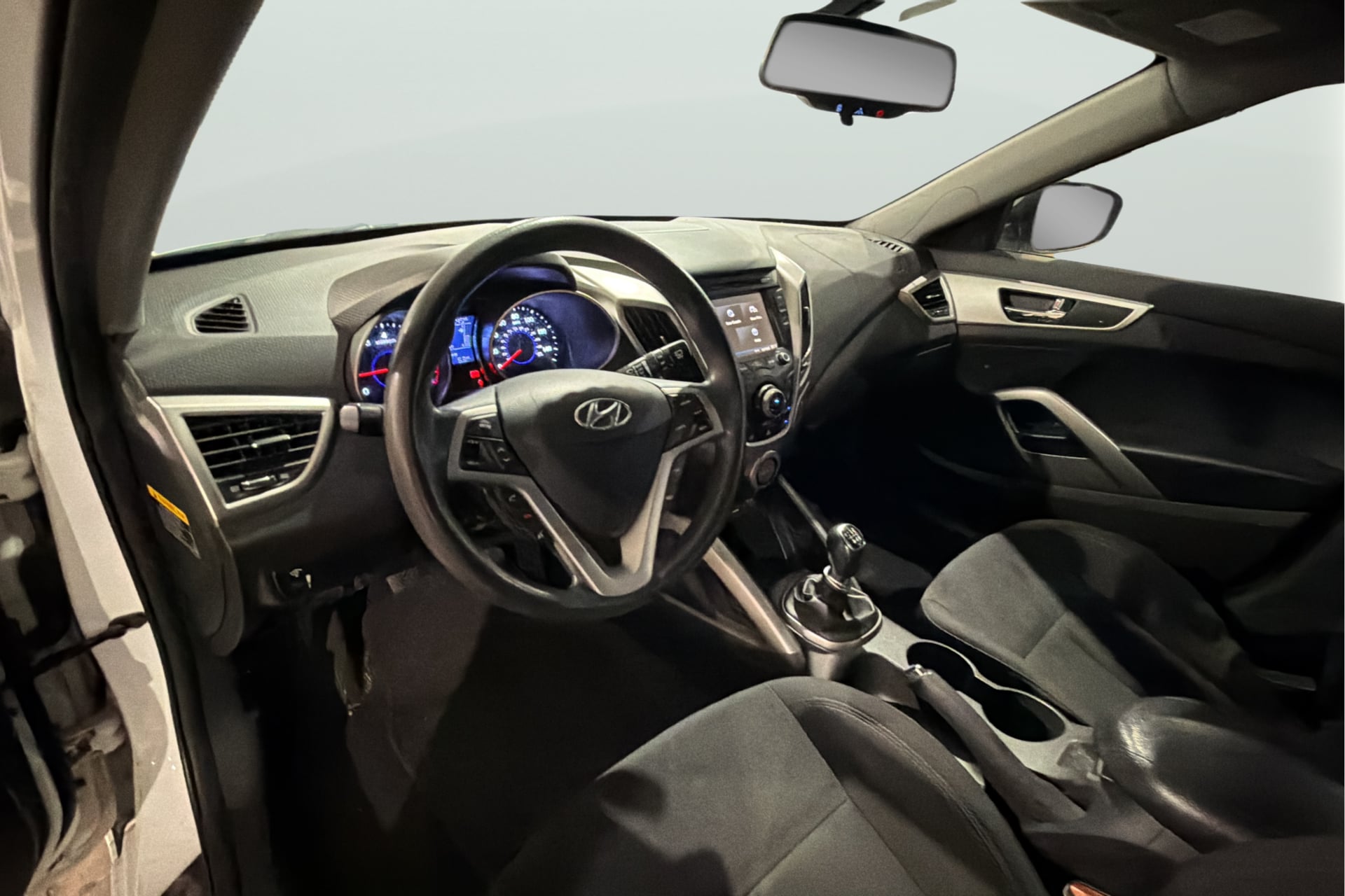 Hyundai Veloster photo 31