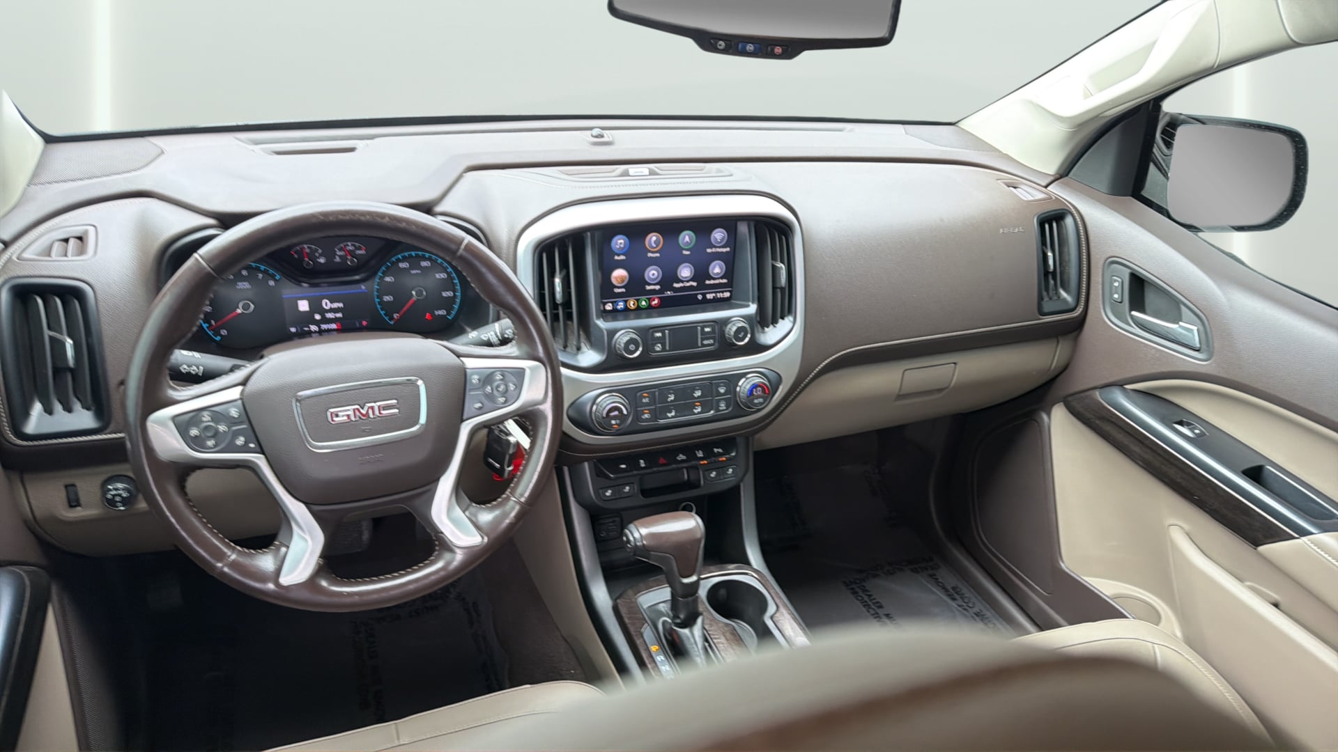 GMC Canyon photo 13
