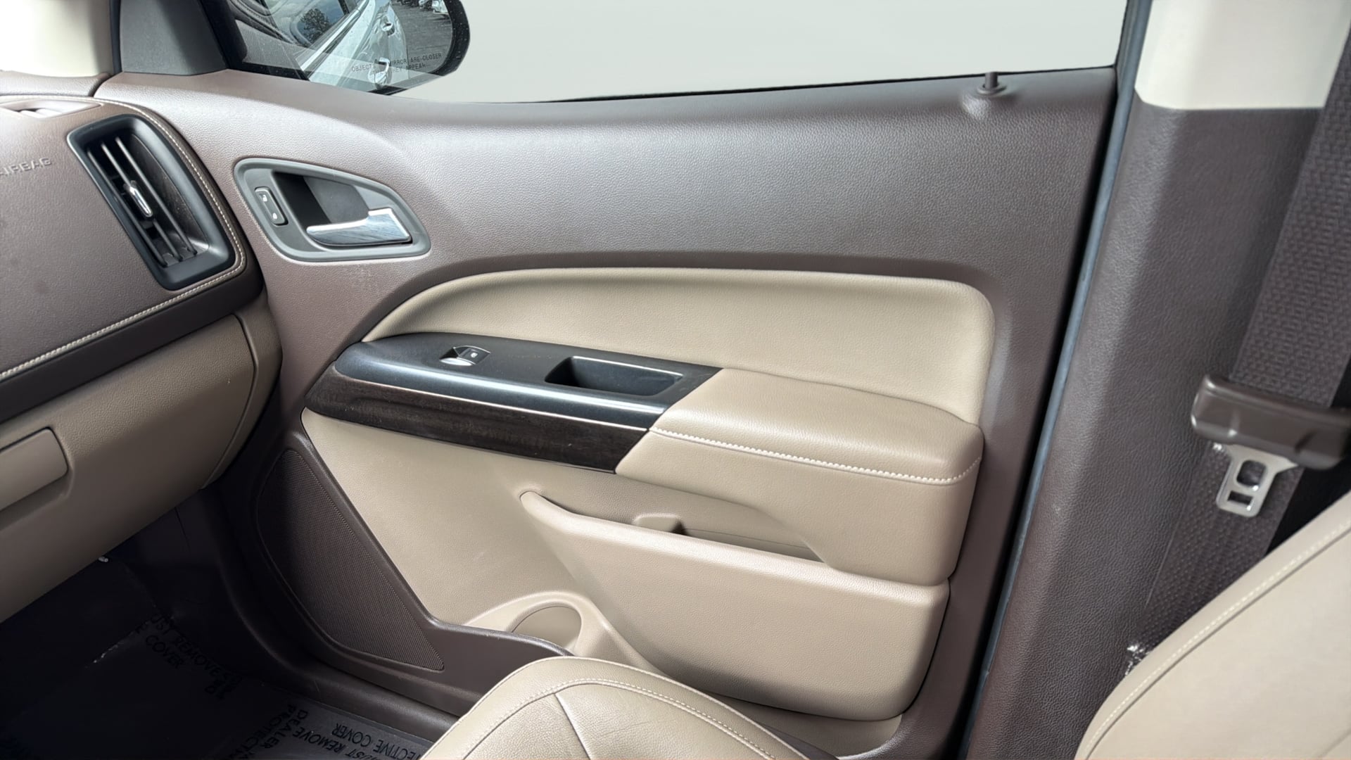 GMC Canyon photo 16