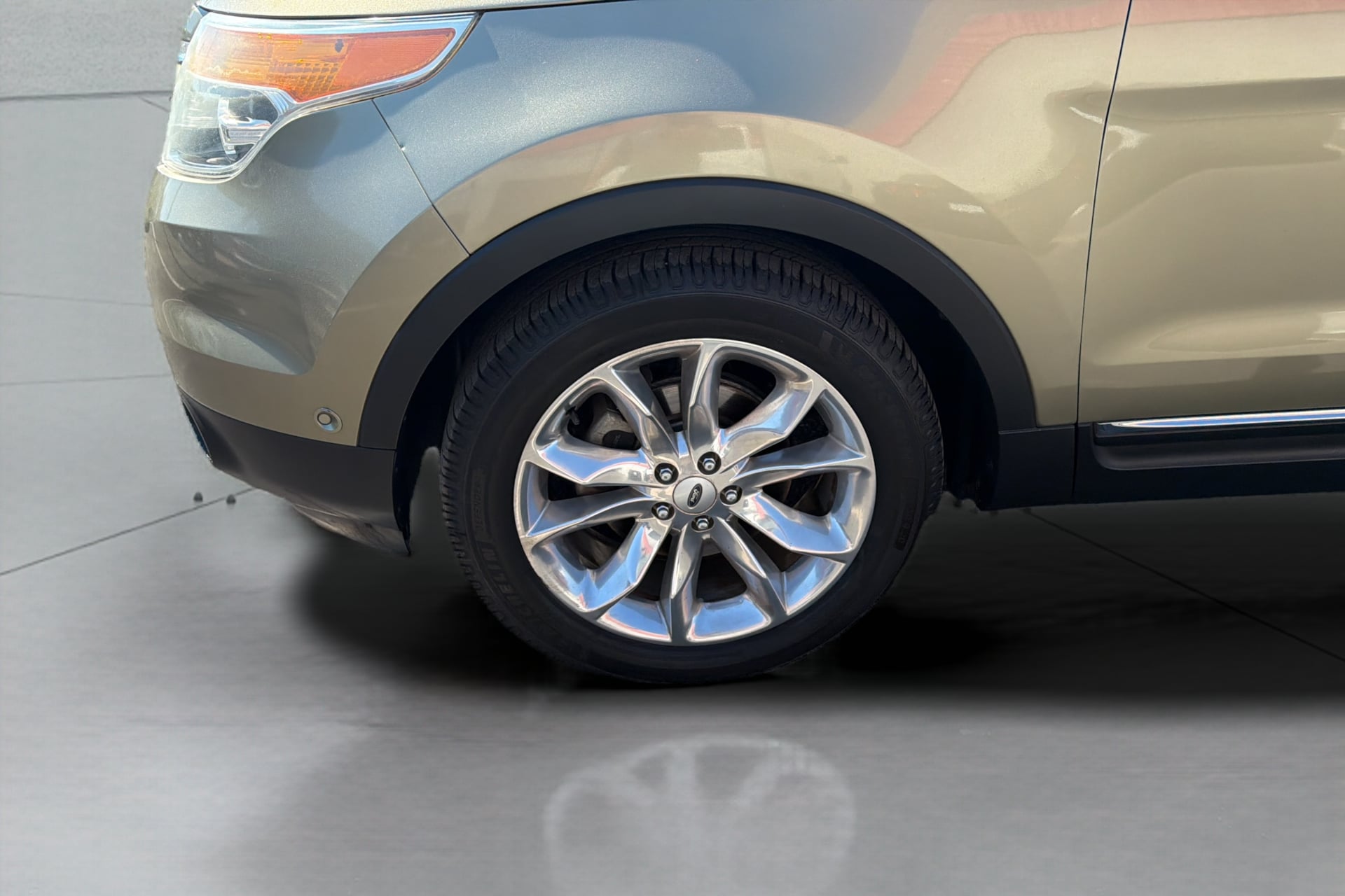 Photo 36 of this Ford Explorer