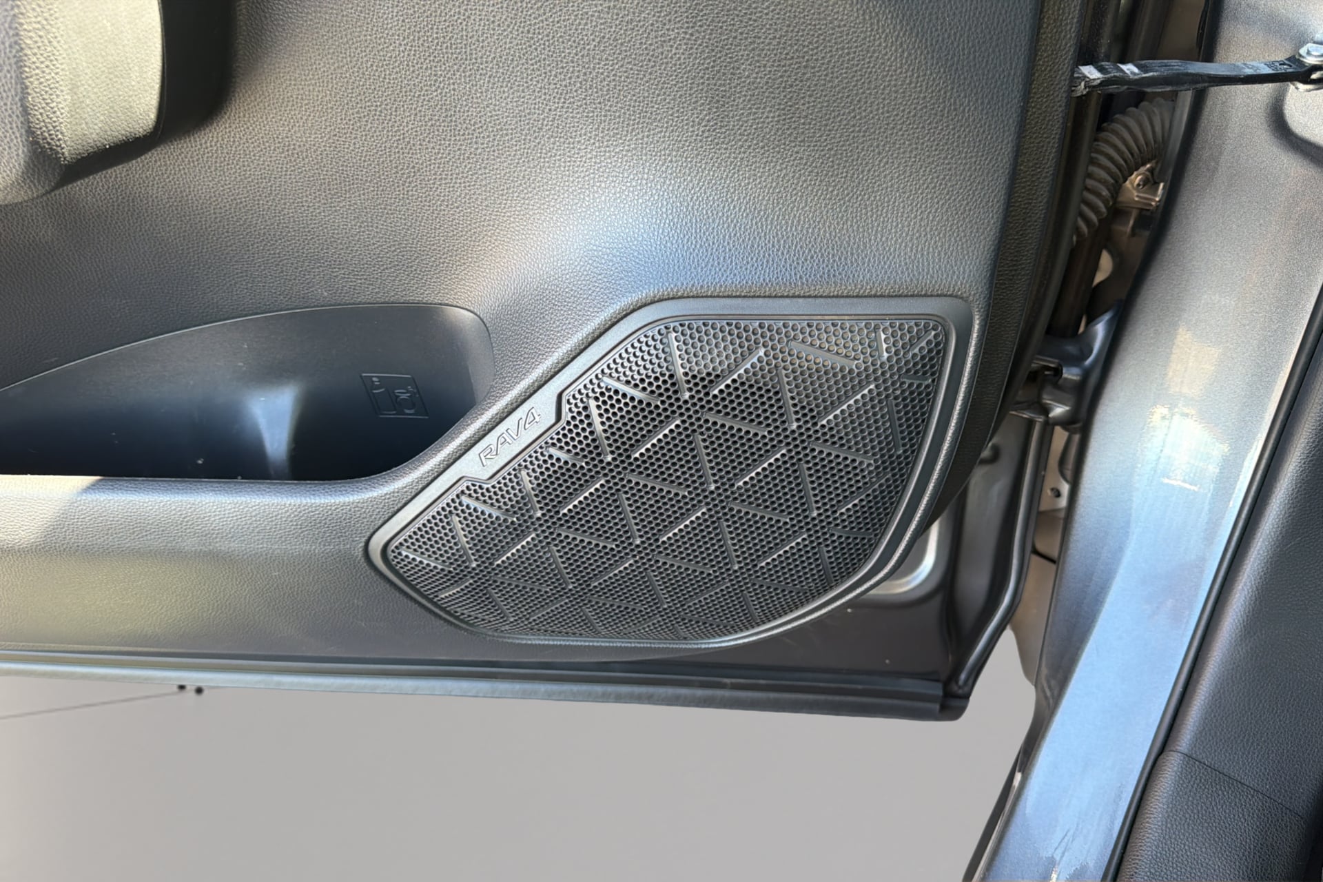Photo 21 of this Toyota RAV4