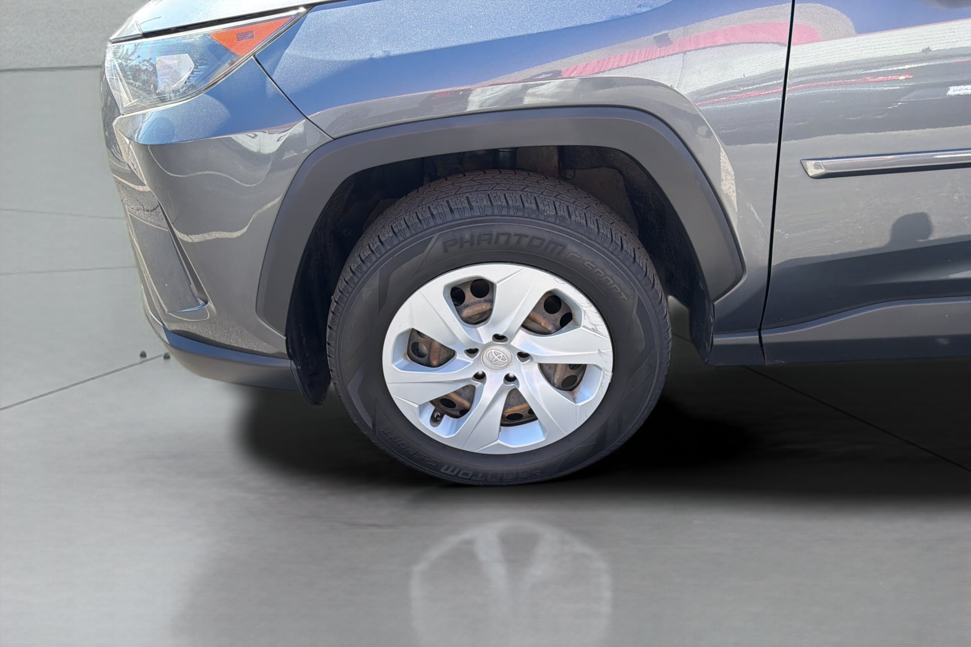 Photo 37 of this Toyota RAV4