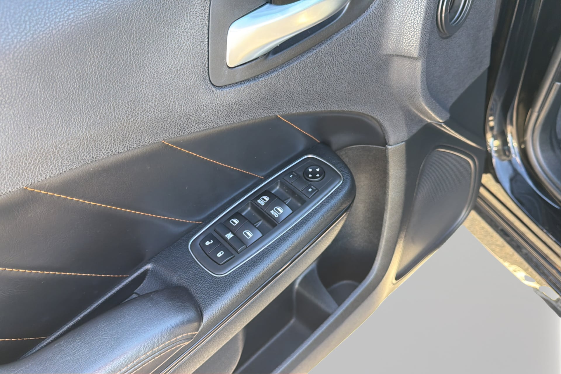 Dodge Charger photo 19