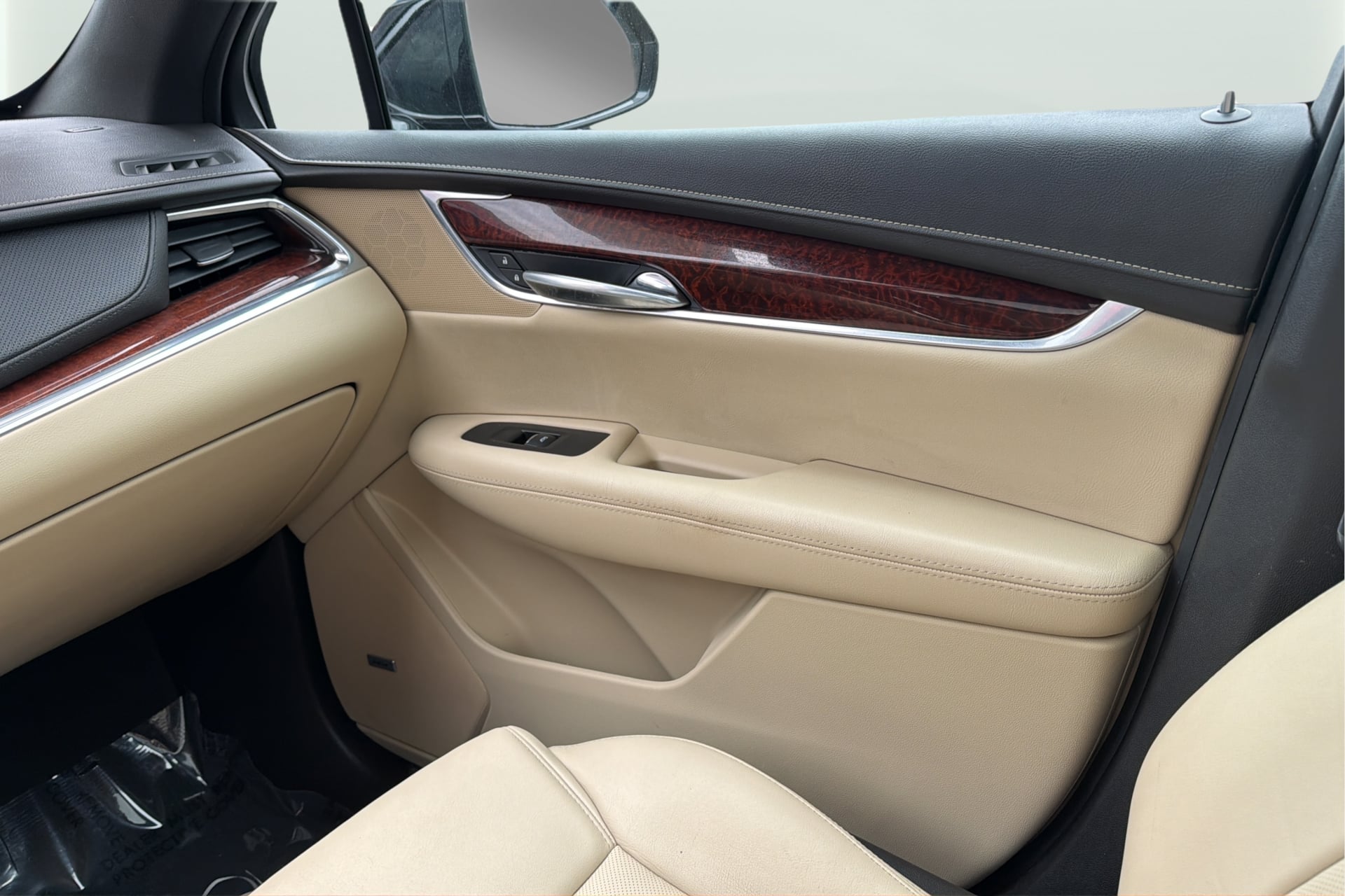 Cadillac XT5 photo 17