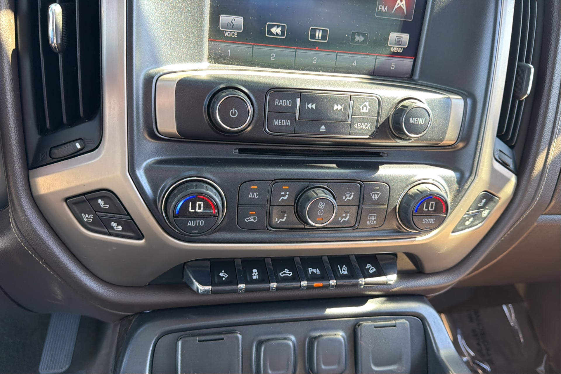 GMC Sierra photo 28