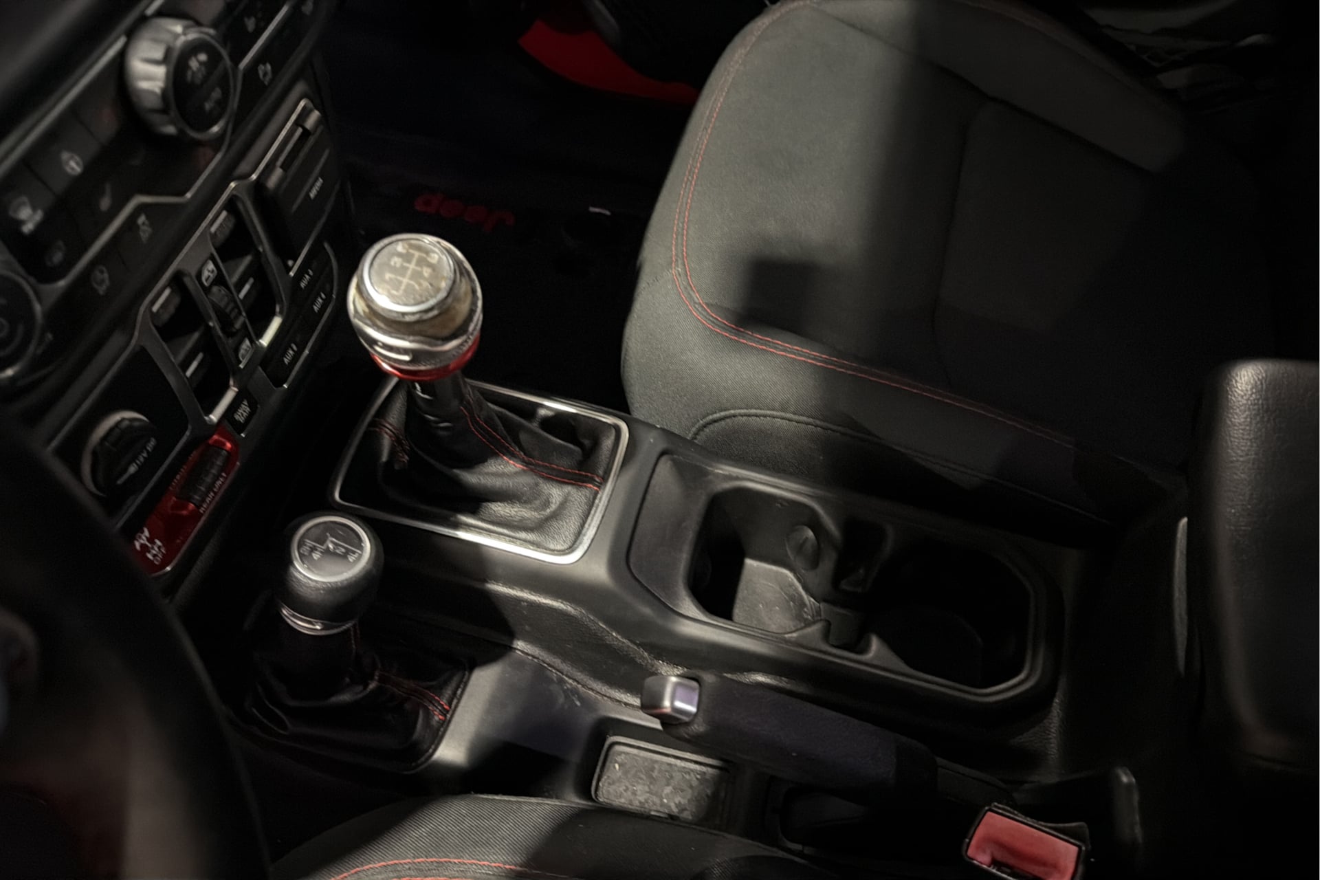 Jeep Wrangler photo 26