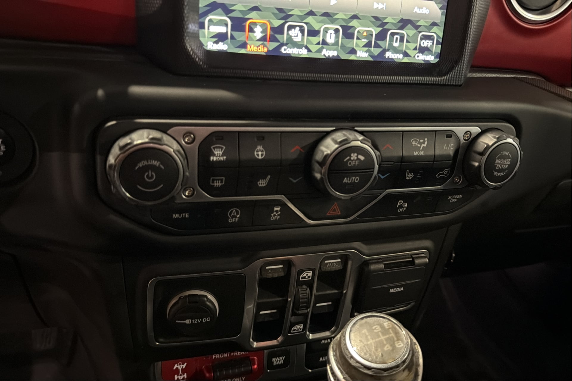 Jeep Wrangler photo 28