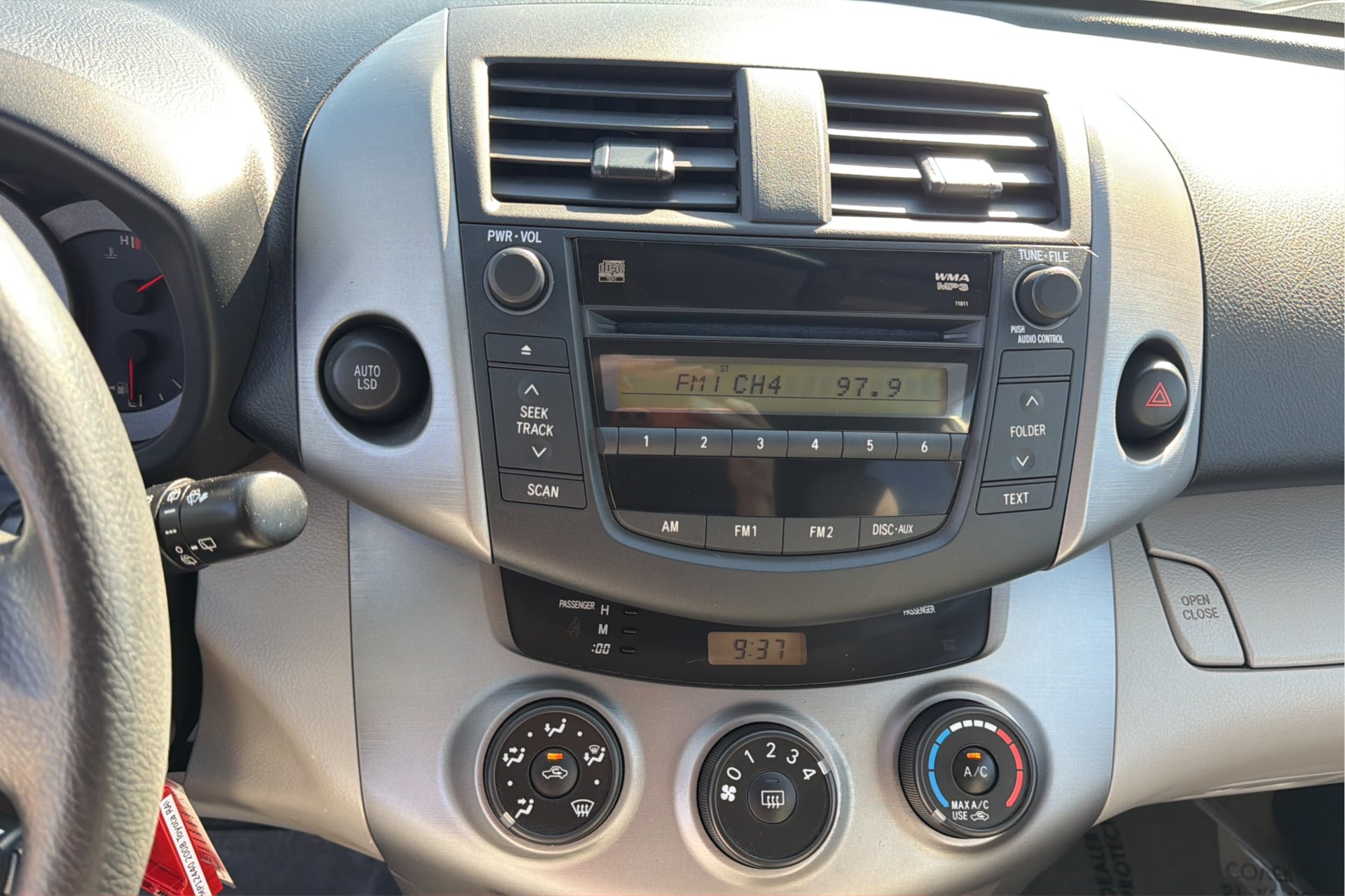 Photo 25 of this Toyota RAV4