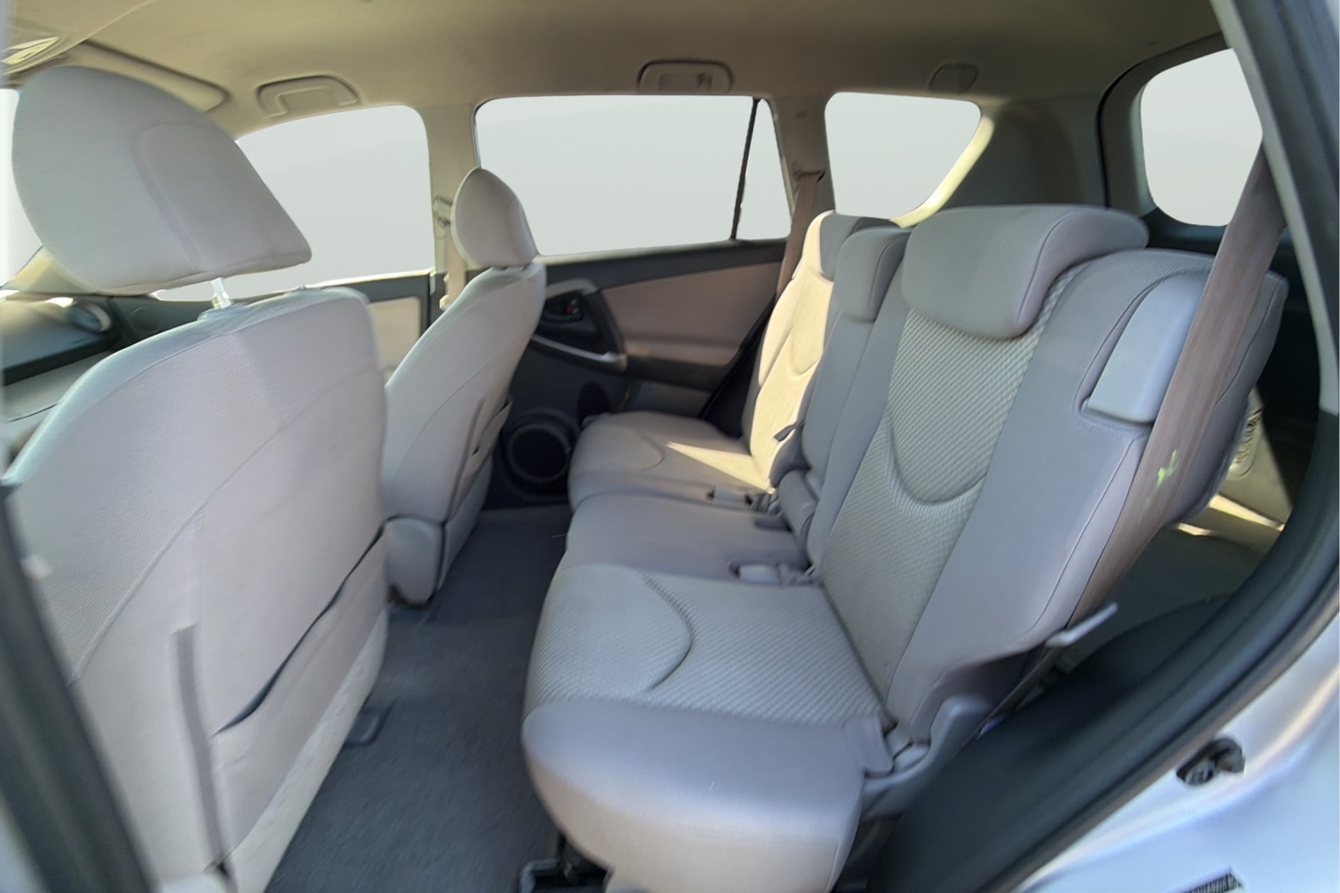 Photo 33 of this Toyota RAV4