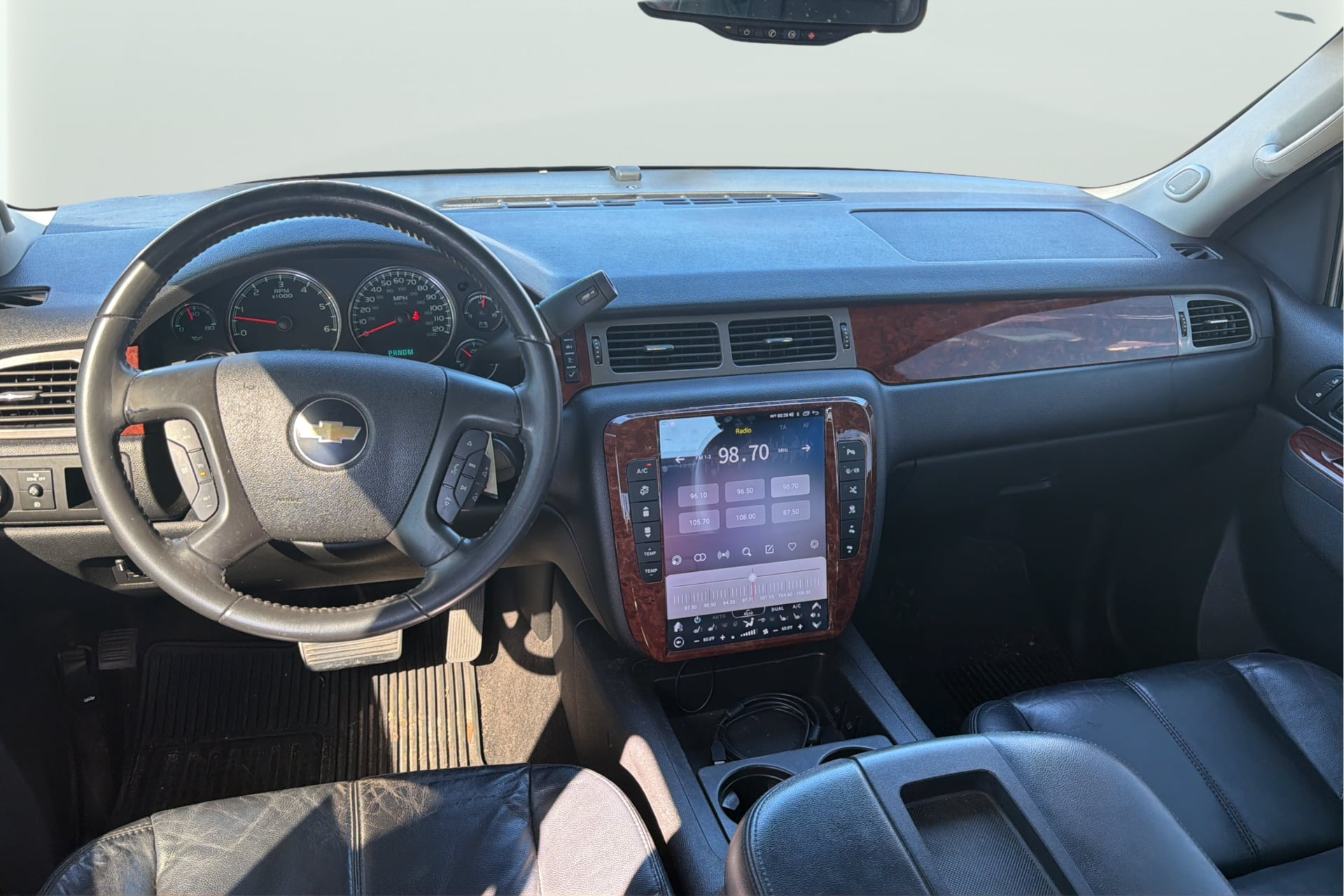 Chevrolet Silverado photo 14