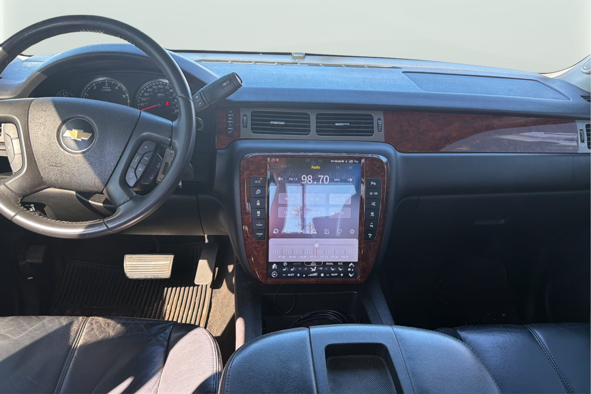 Chevrolet Silverado photo 15