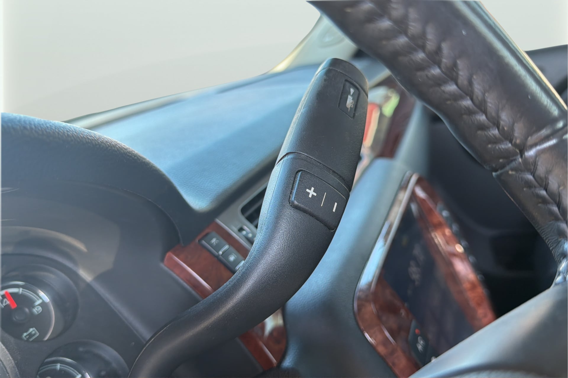 Chevrolet Silverado photo 23
