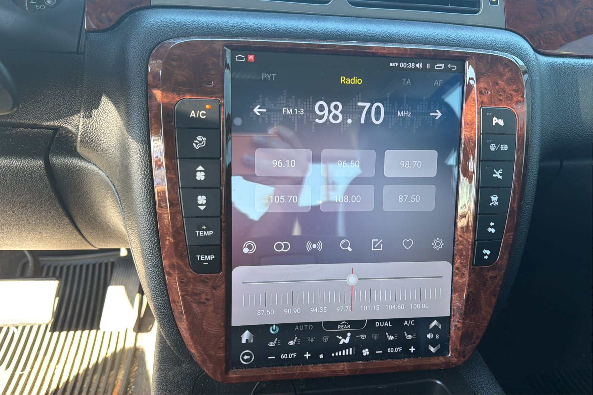 Chevrolet Silverado photo 25