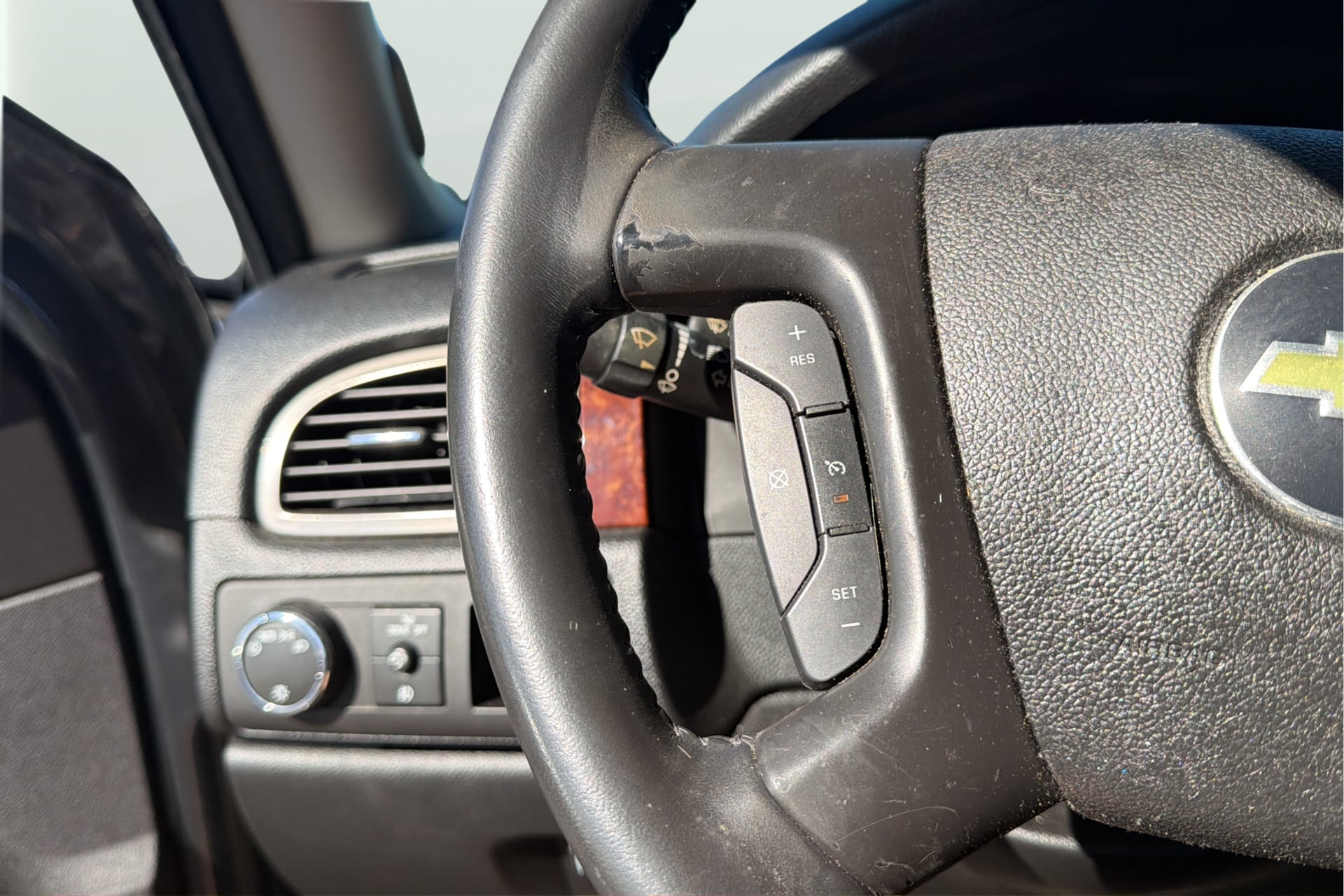 Chevrolet Silverado photo 27